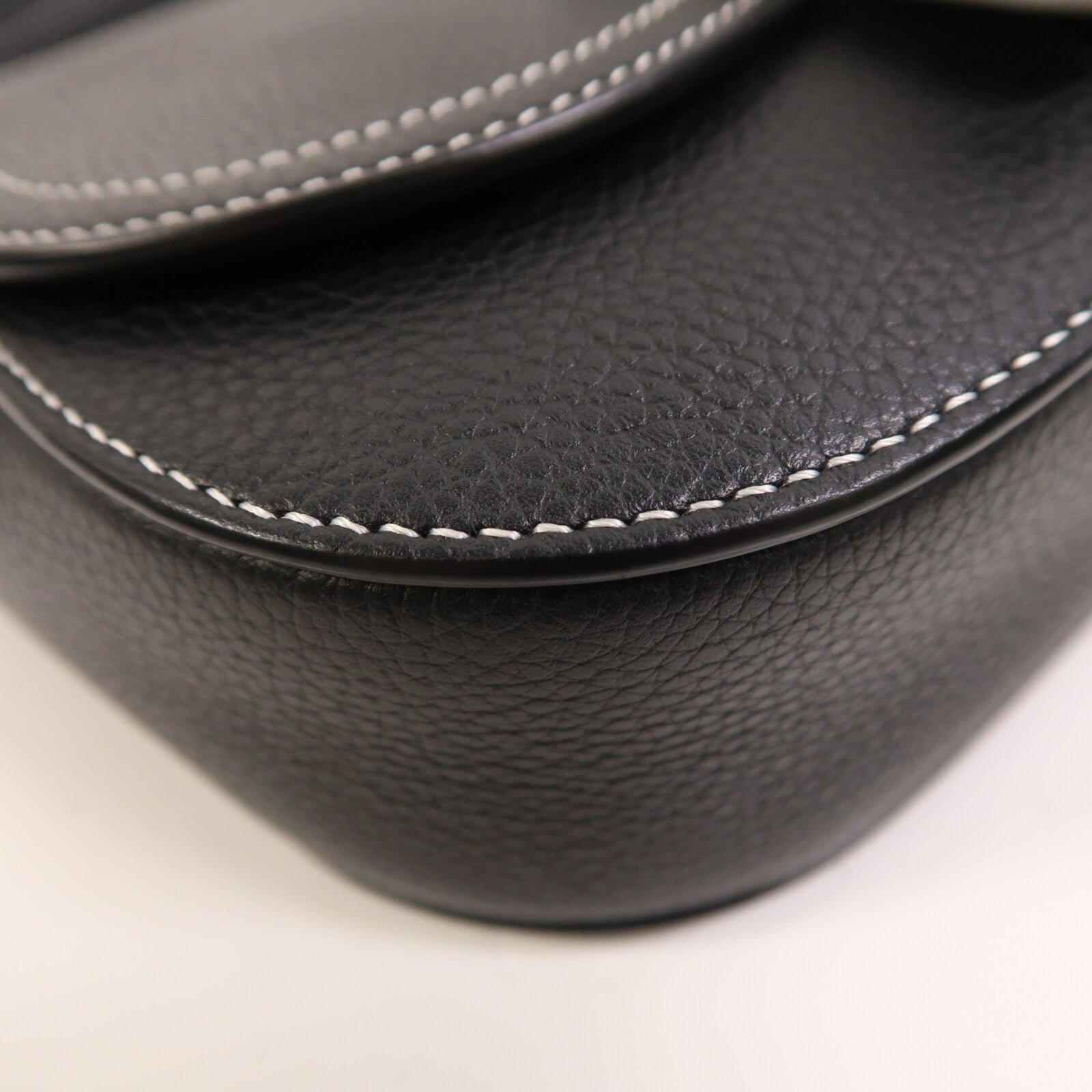 Dior 牛皮皮革Mini Saddle Messenger肩背袋