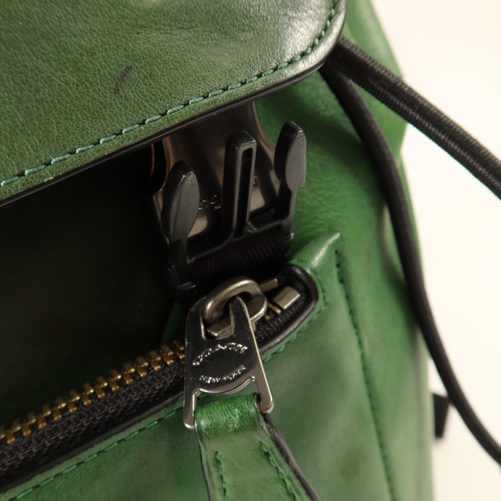 COACH 牛皮皮革Rucksack銀扣背包