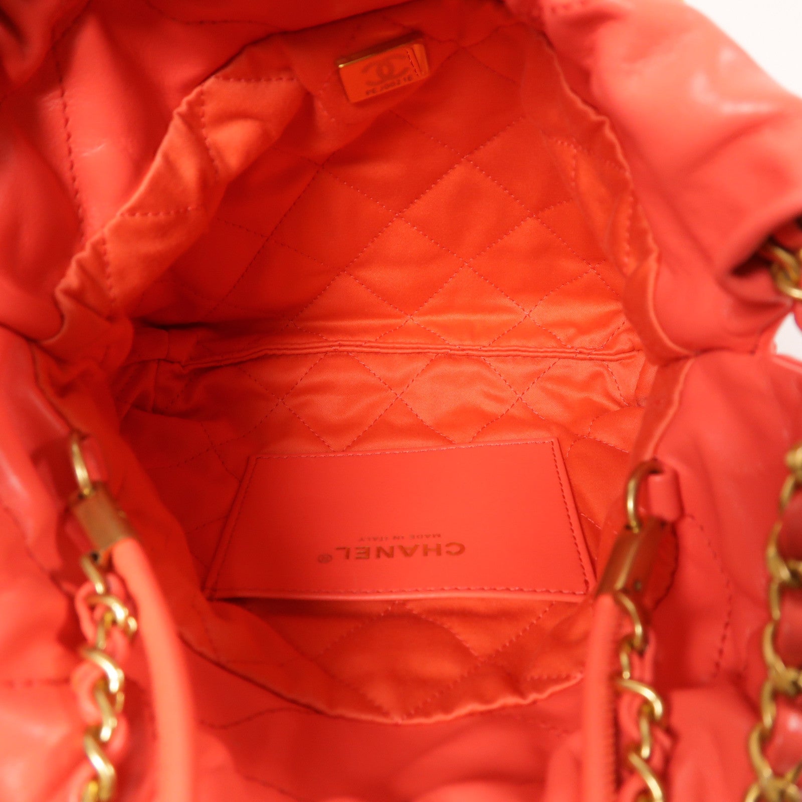 CHANEL 牛皮皮革Chanel 22金扣鏈帶肩背袋