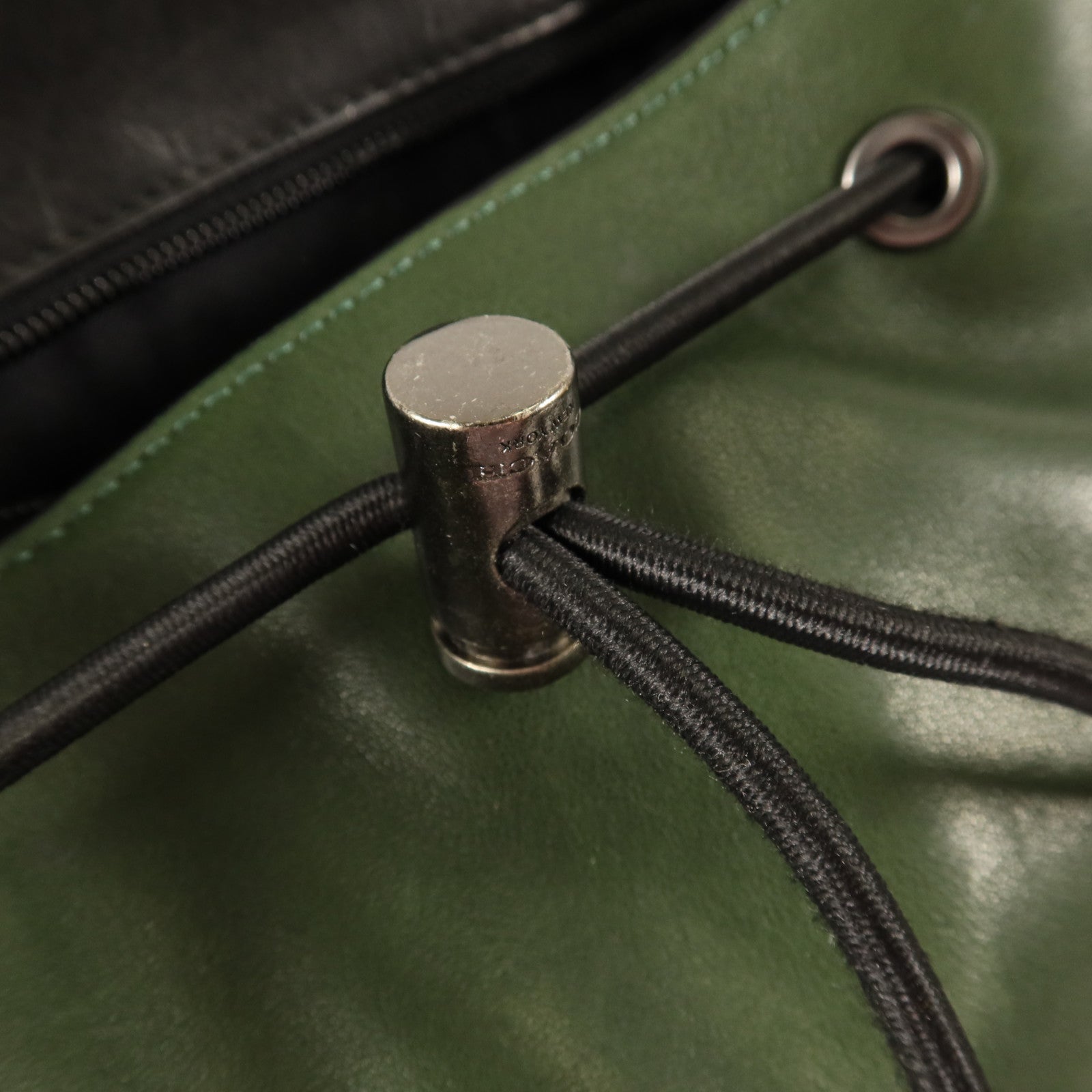 COACH 牛皮皮革Rucksack銀扣背包