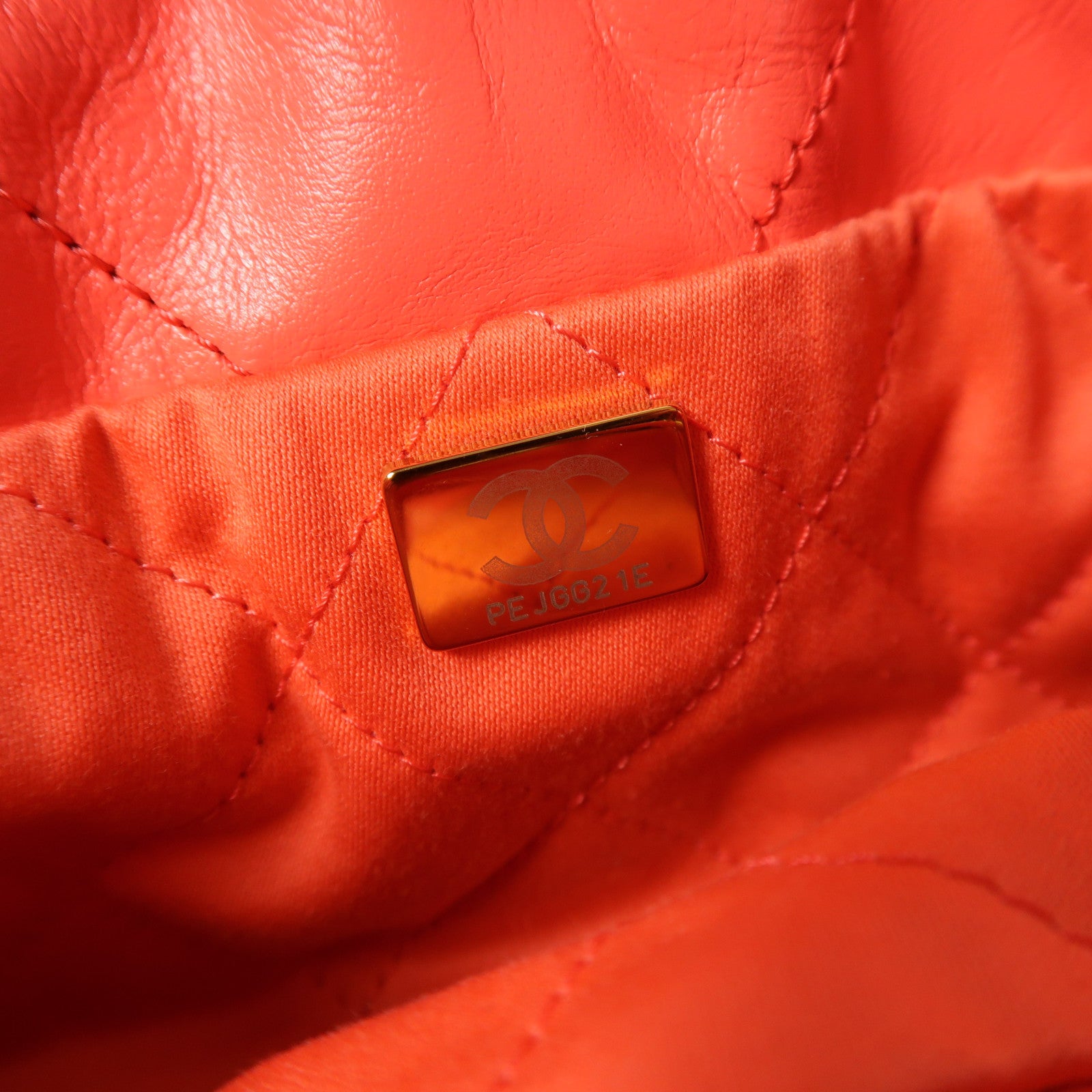 CHANEL 【激減優惠】牛皮皮革Chanel 22金扣鏈帶肩背袋