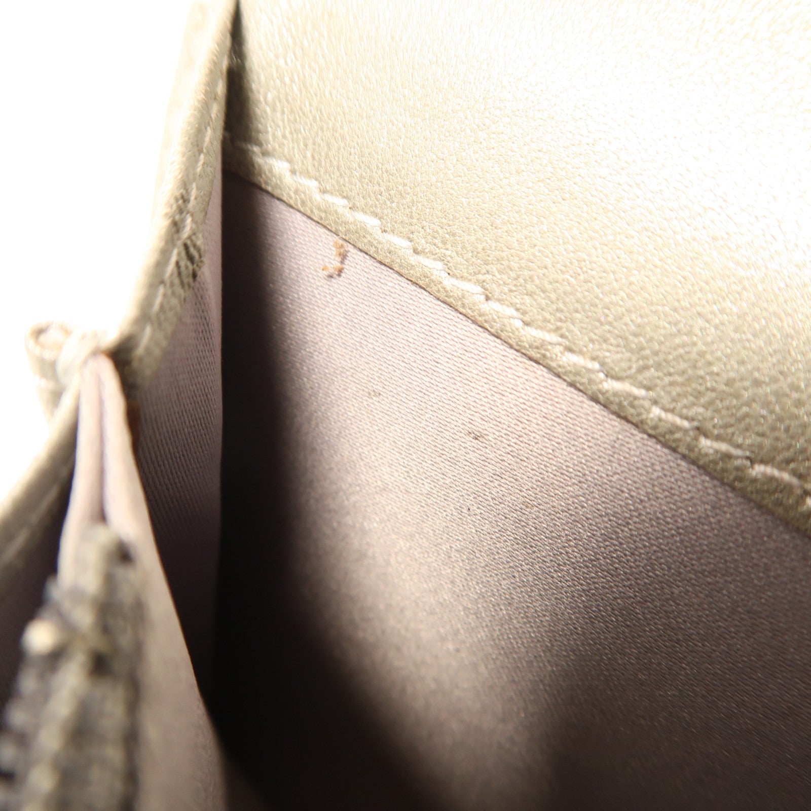 CHANEL 羊皮皮革Long Bifold Wallet銀扣長錢包