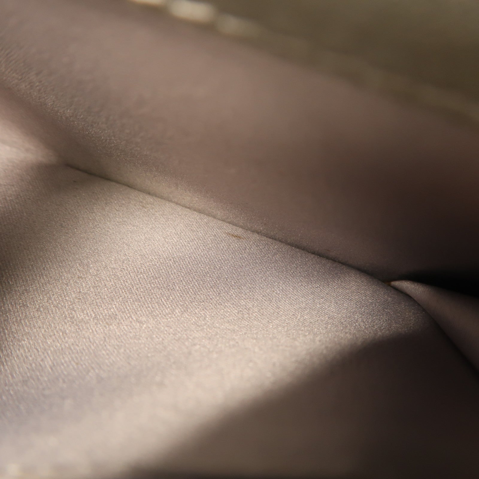 CHANEL 羊皮皮革Long Bifold Wallet銀扣長錢包