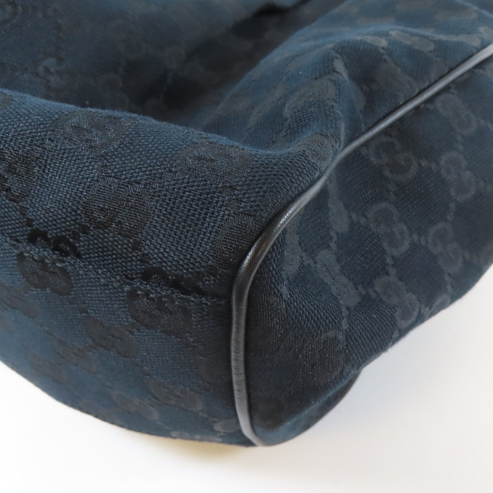 GUCCI 【激減優惠】帆布Sukey Shoulder Bag金扣肩背袋黑色