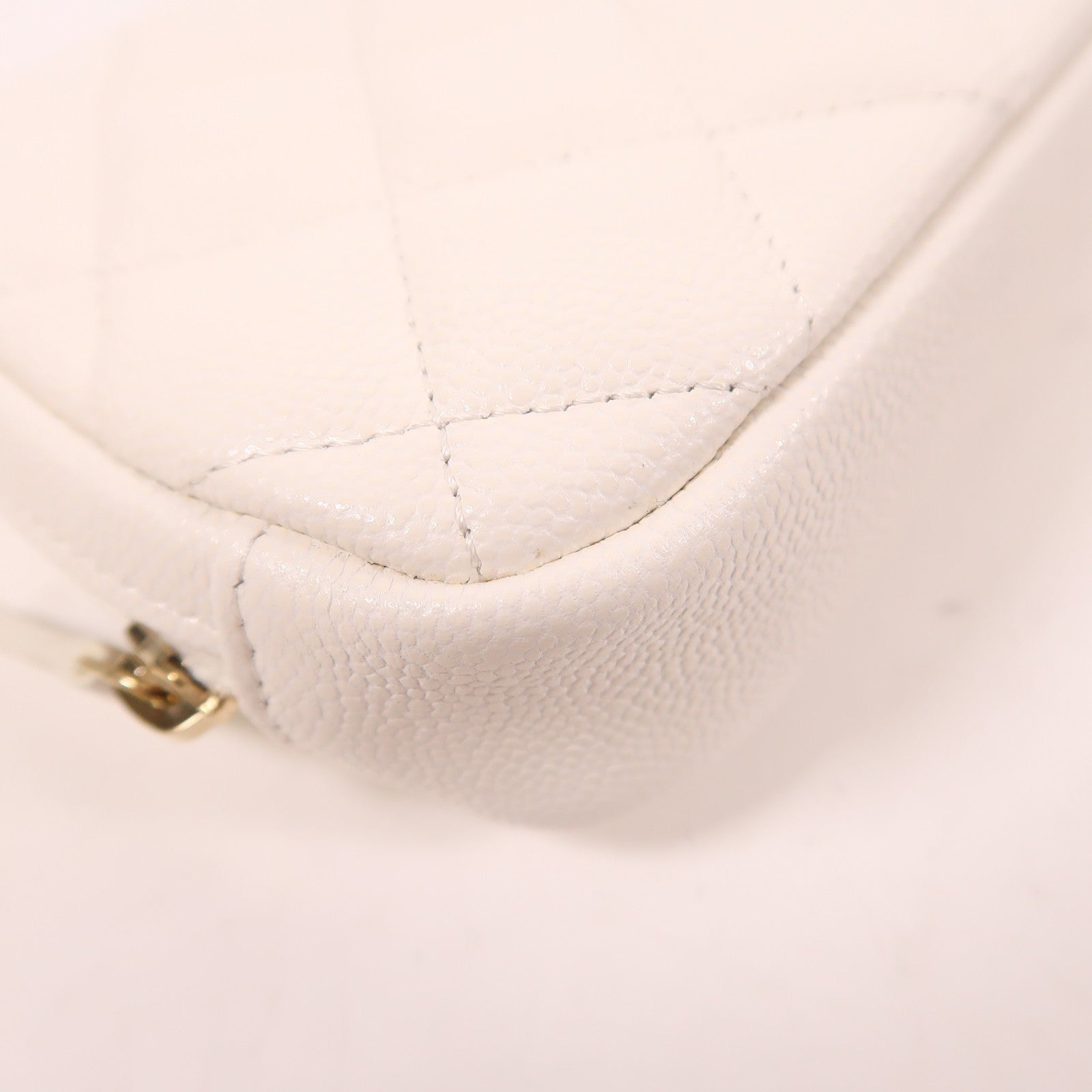 CHANEL 牛皮皮革Pouch金扣手拿包