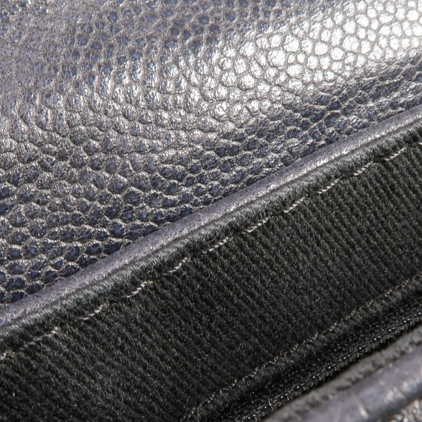 CHANEL 牛皮皮革Chain Shoulder Bag銀扣鏈帶肩背袋