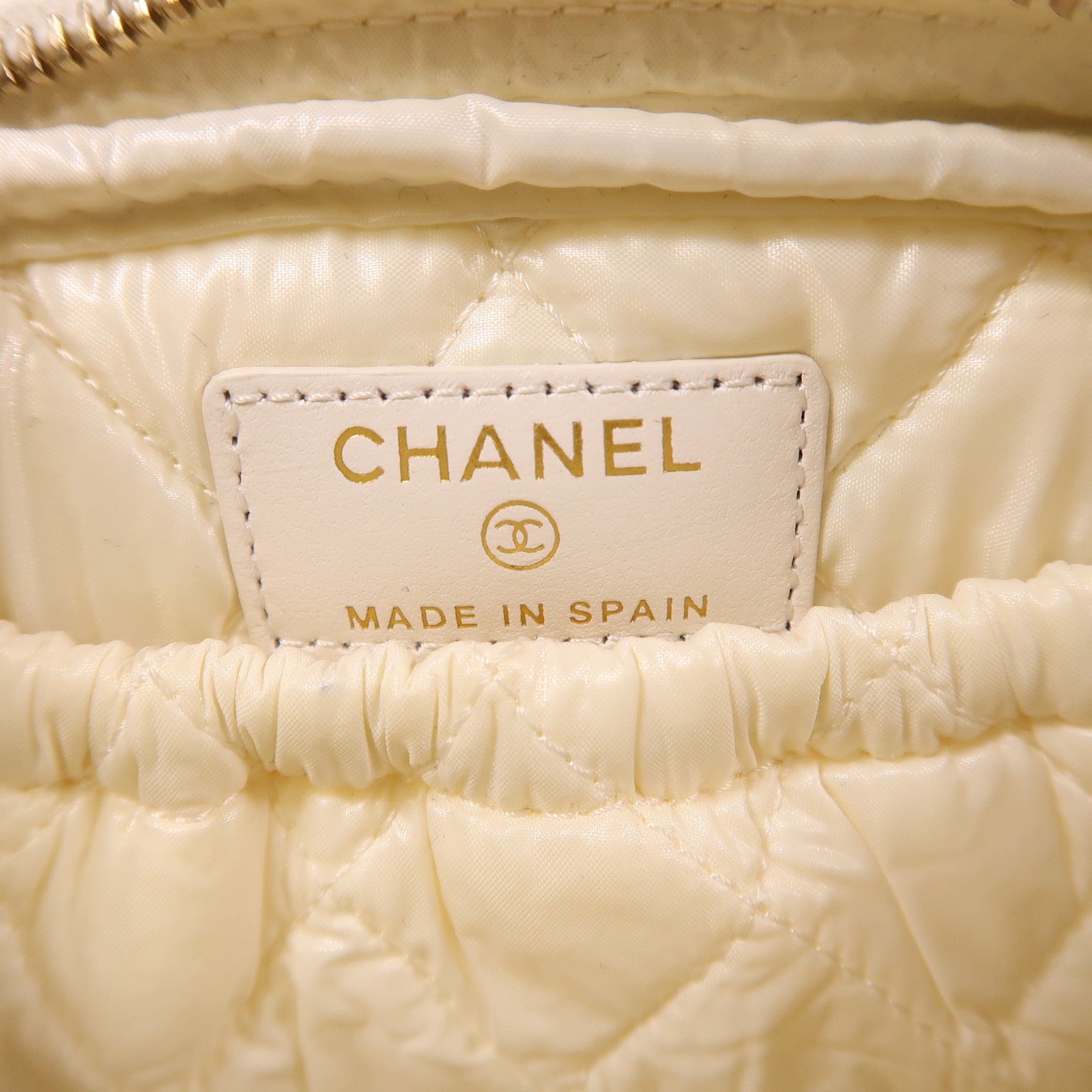 CHANEL 牛皮皮革Pouch金扣手拿包