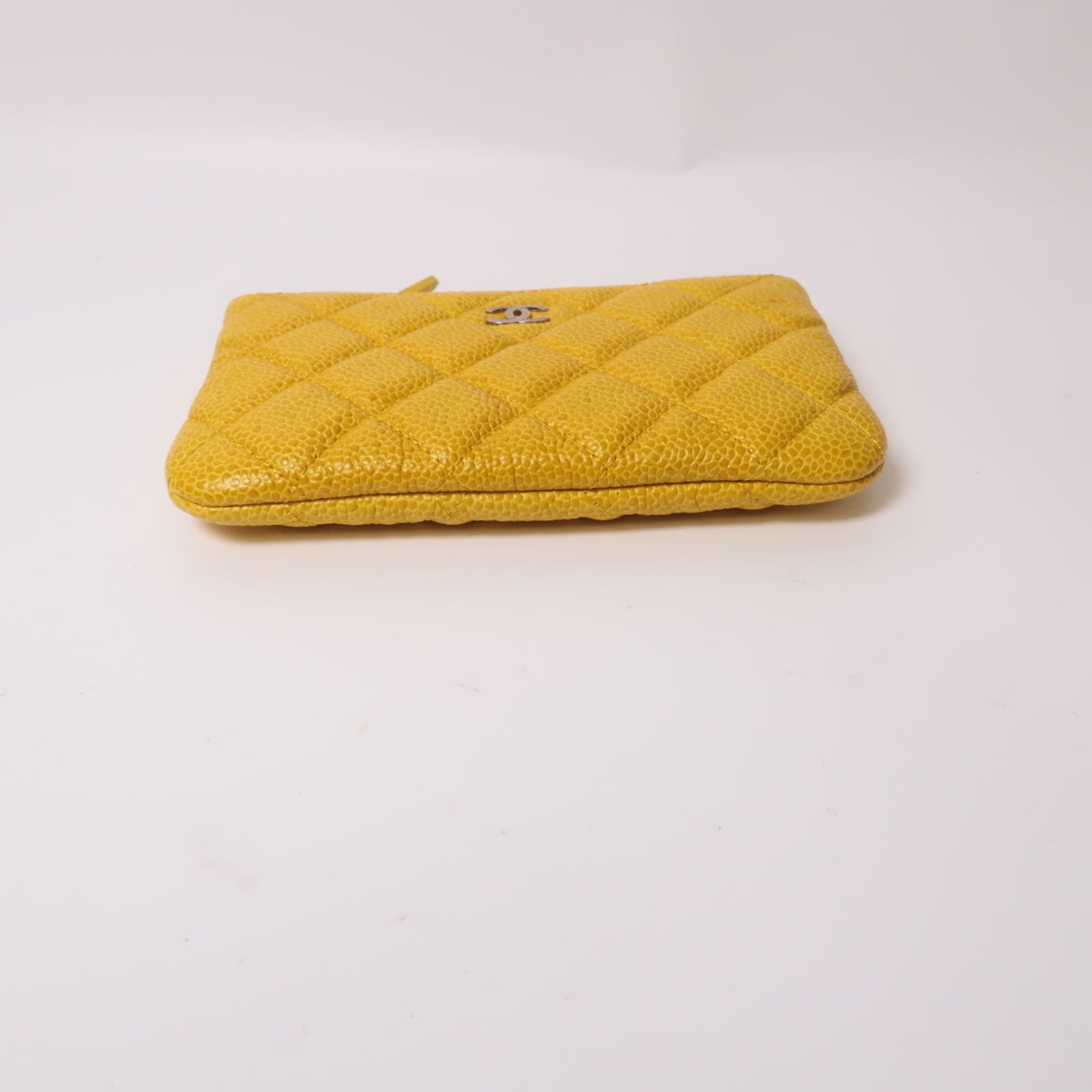 CHANEL 【激減優惠】菱格Caviar皮革Clutch Bag金扣手拿包黃色