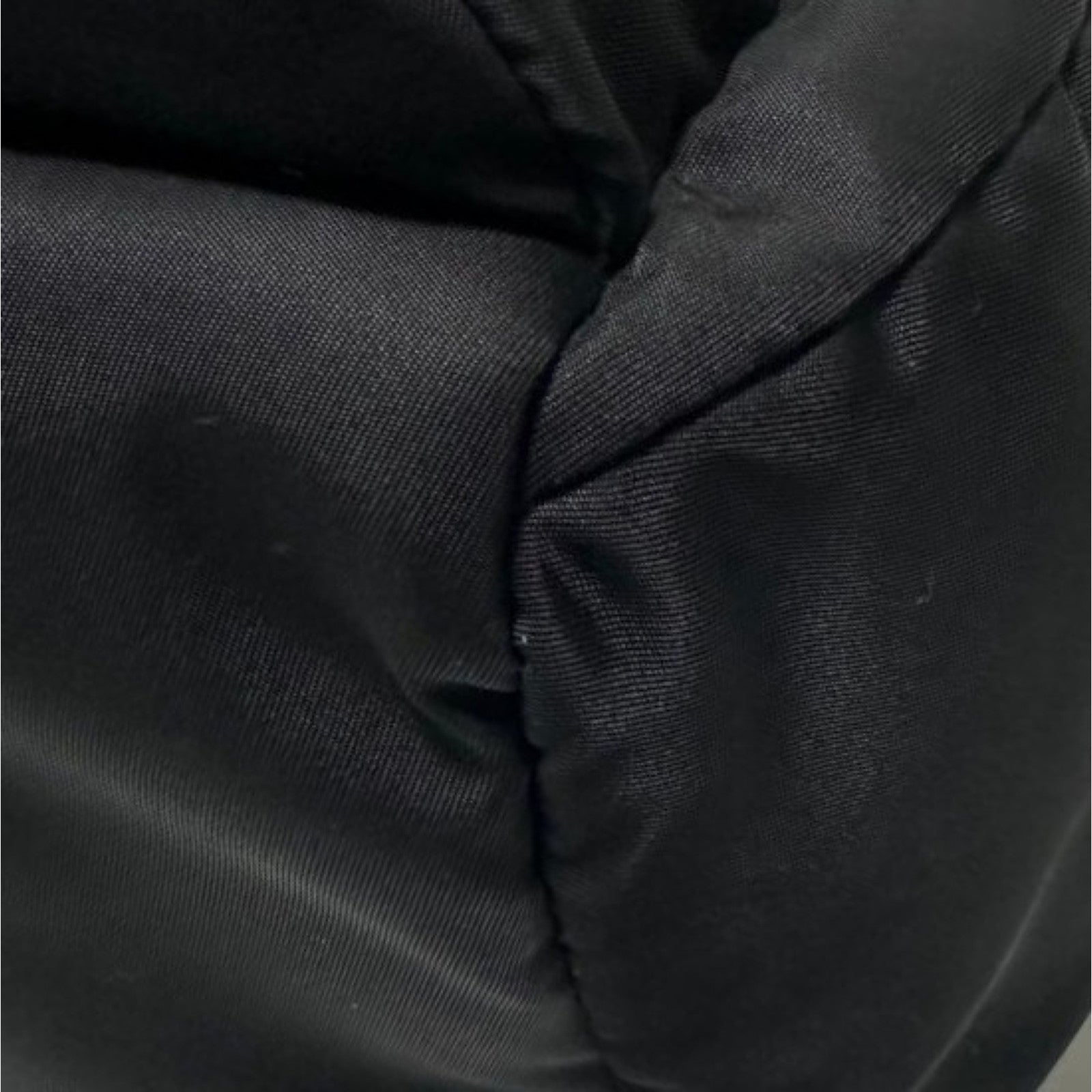 PRADA 尼龍Backpack銀扣背包