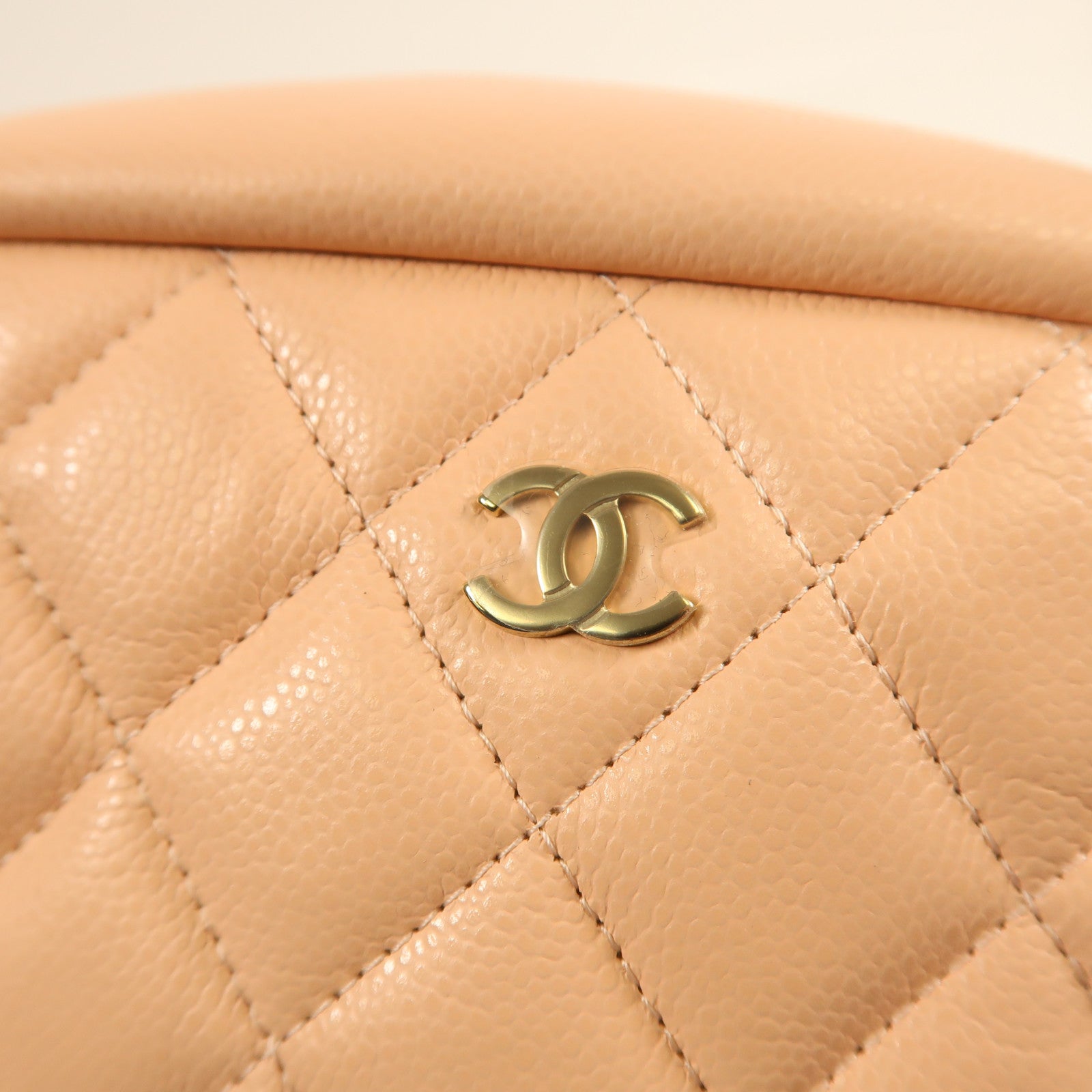 CHANEL 【激減優惠】牛皮皮革Cosmetic Pouch金扣化妝袋