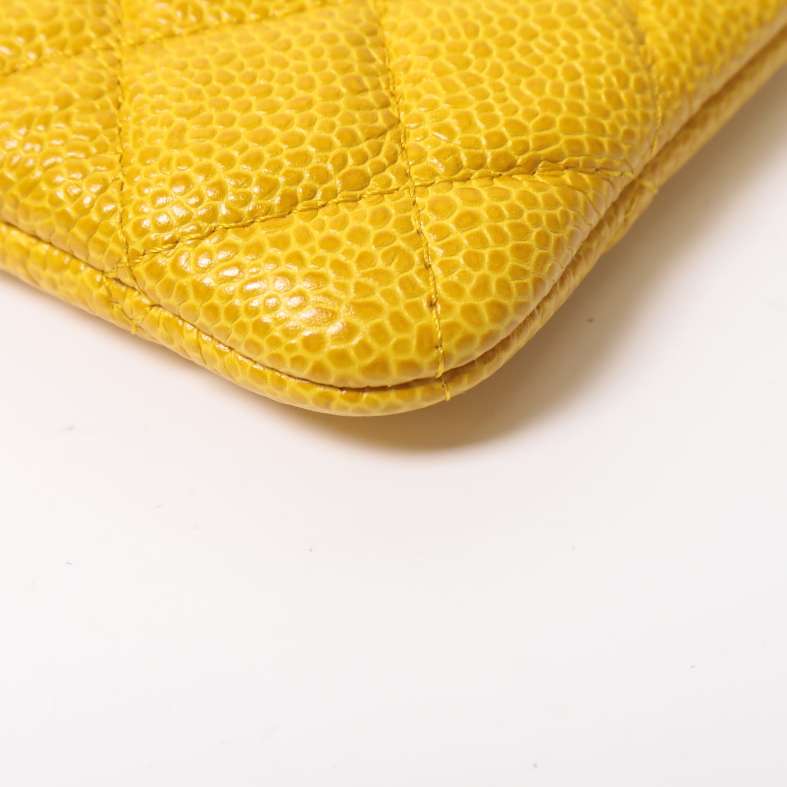 CHANEL 【激減優惠】菱格Caviar皮革Clutch Bag金扣手拿包黃色