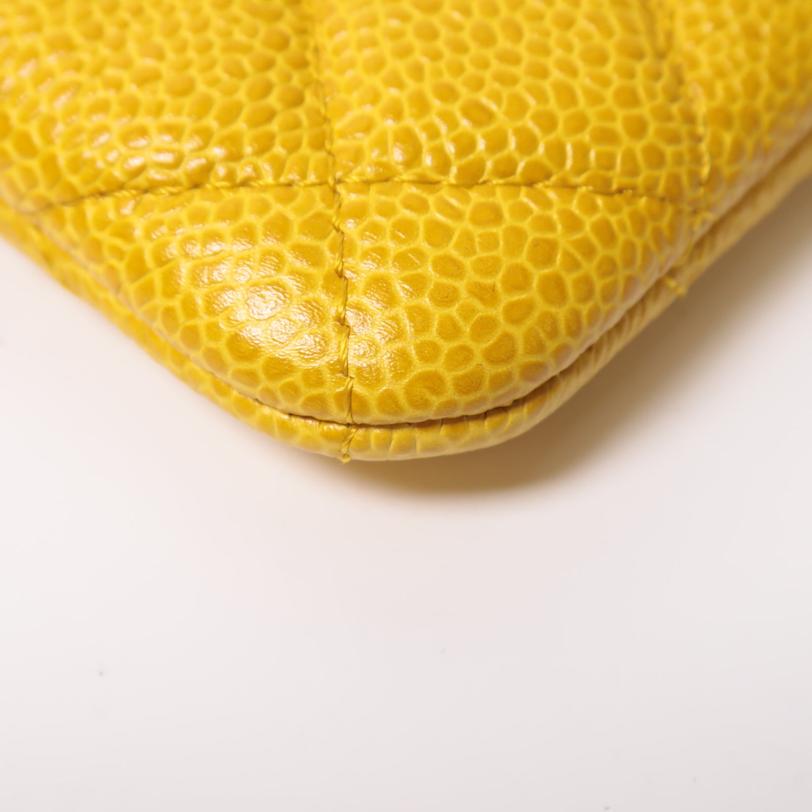 CHANEL 【激減優惠】菱格Caviar皮革Clutch Bag金扣手拿包黃色