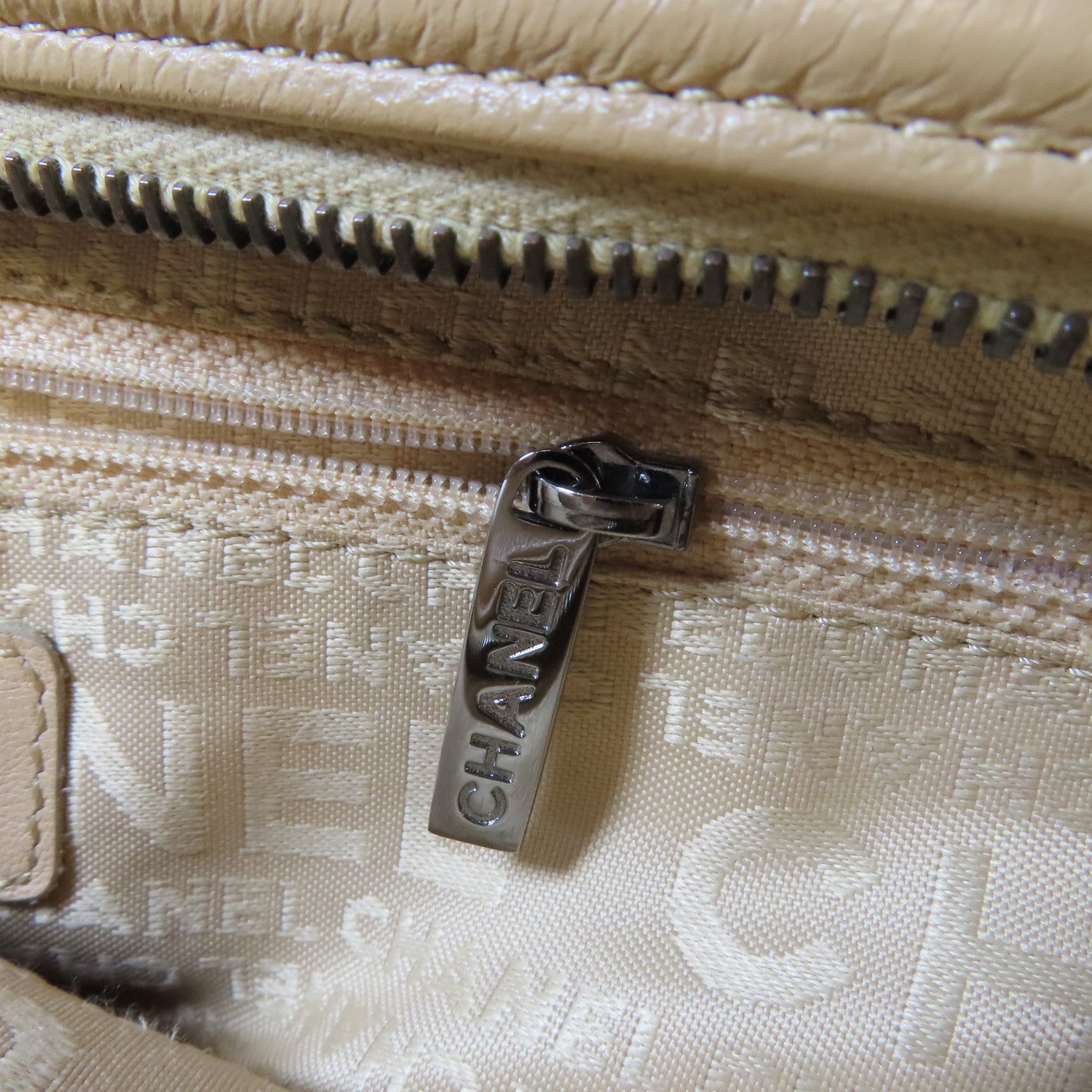 CHANEL 【激減優惠】Caviar皮革Vintage Shoulder Bag銀扣肩背袋杏色
