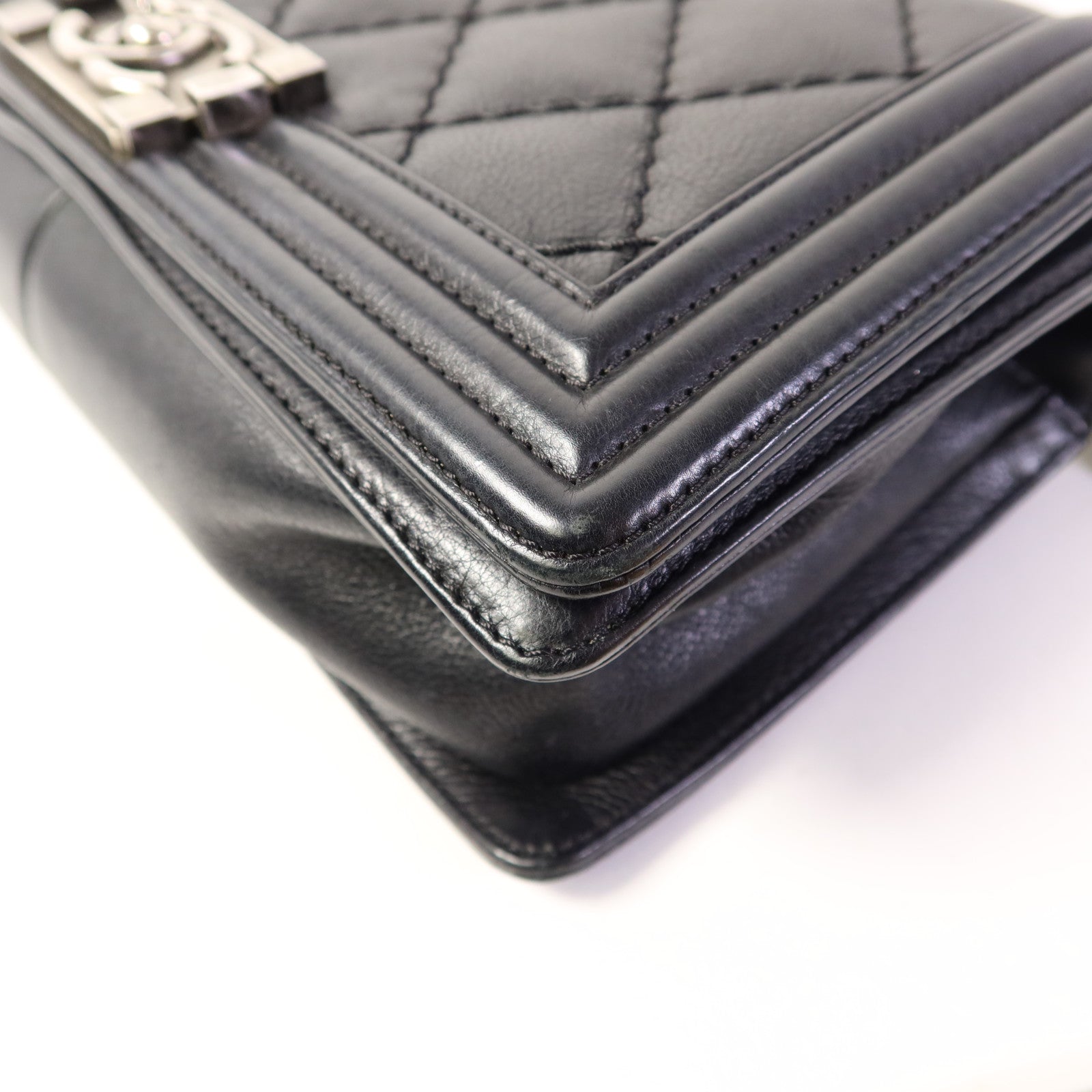 CHANEL 牛皮皮革Boy 25鏈帶肩背袋