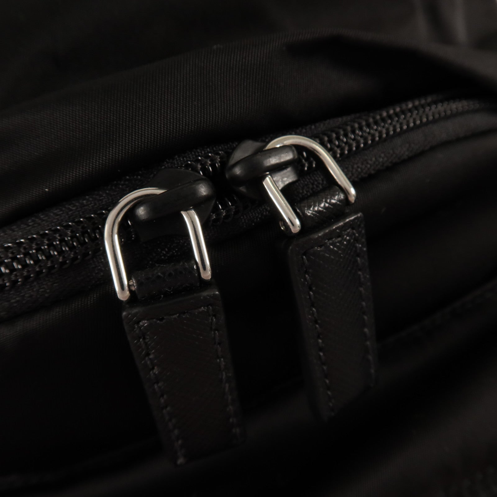 PRADA 尼龍Backpack銀扣背包