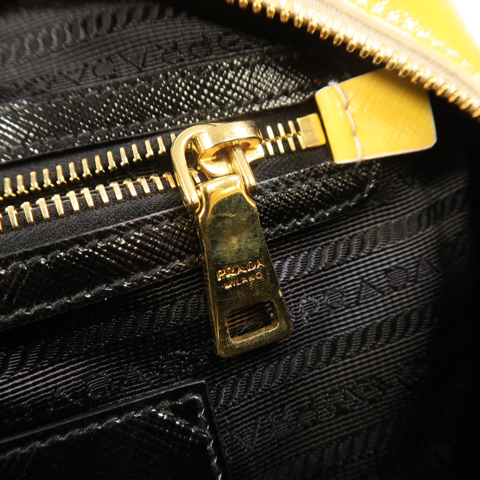 PRADA 漆皮皮革2 Way Shoulder金扣手挽肩背兩用袋