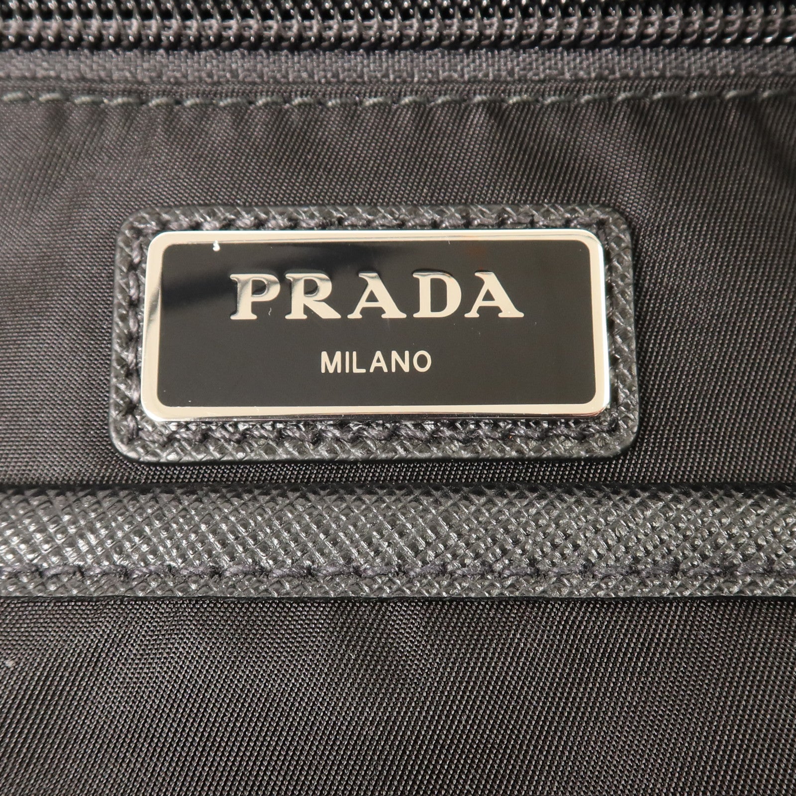 PRADA 尼龍Backpack銀扣背包