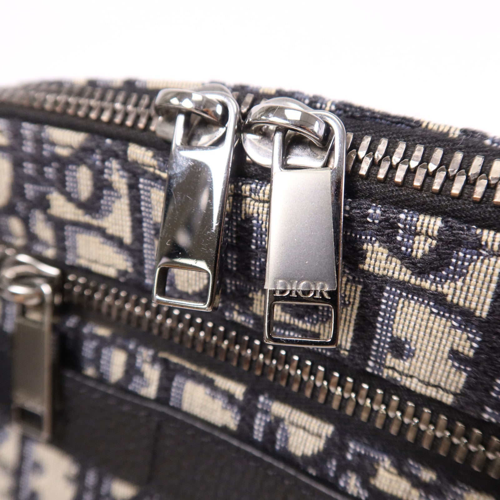 Dior 帆布Safari Messenger Bag銀扣肩背袋