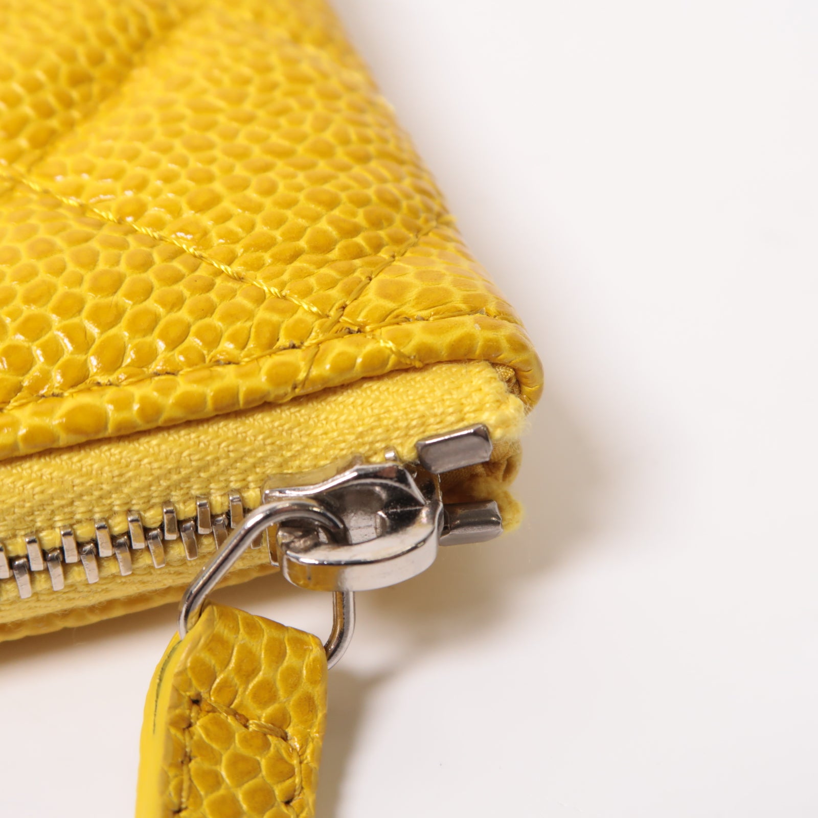 CHANEL 【激減優惠】菱格Caviar皮革Clutch Bag金扣手拿包黃色