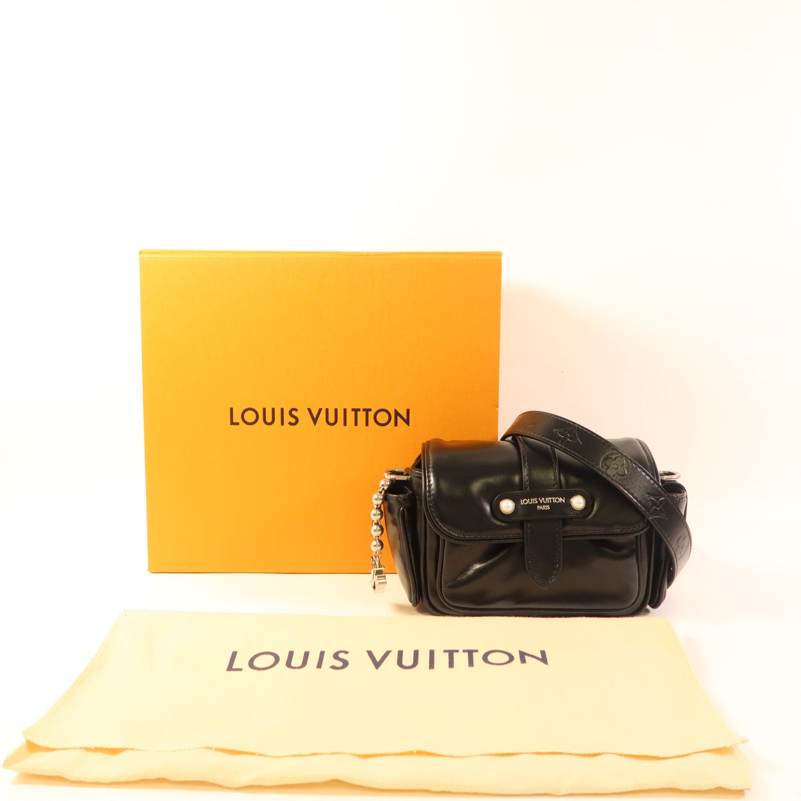 LOUIS VUITTON 牛皮皮革Cargo Wearable Wallet銀扣肩背袋