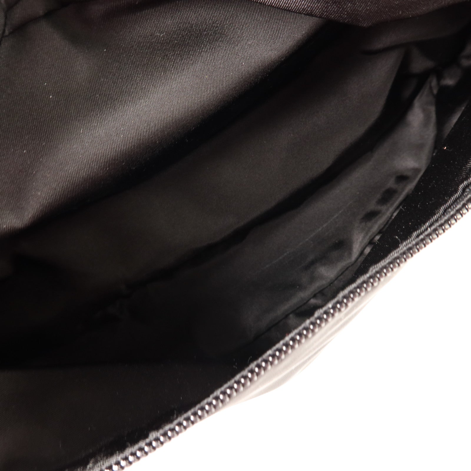 PRADA 尼龍Backpack銀扣背包