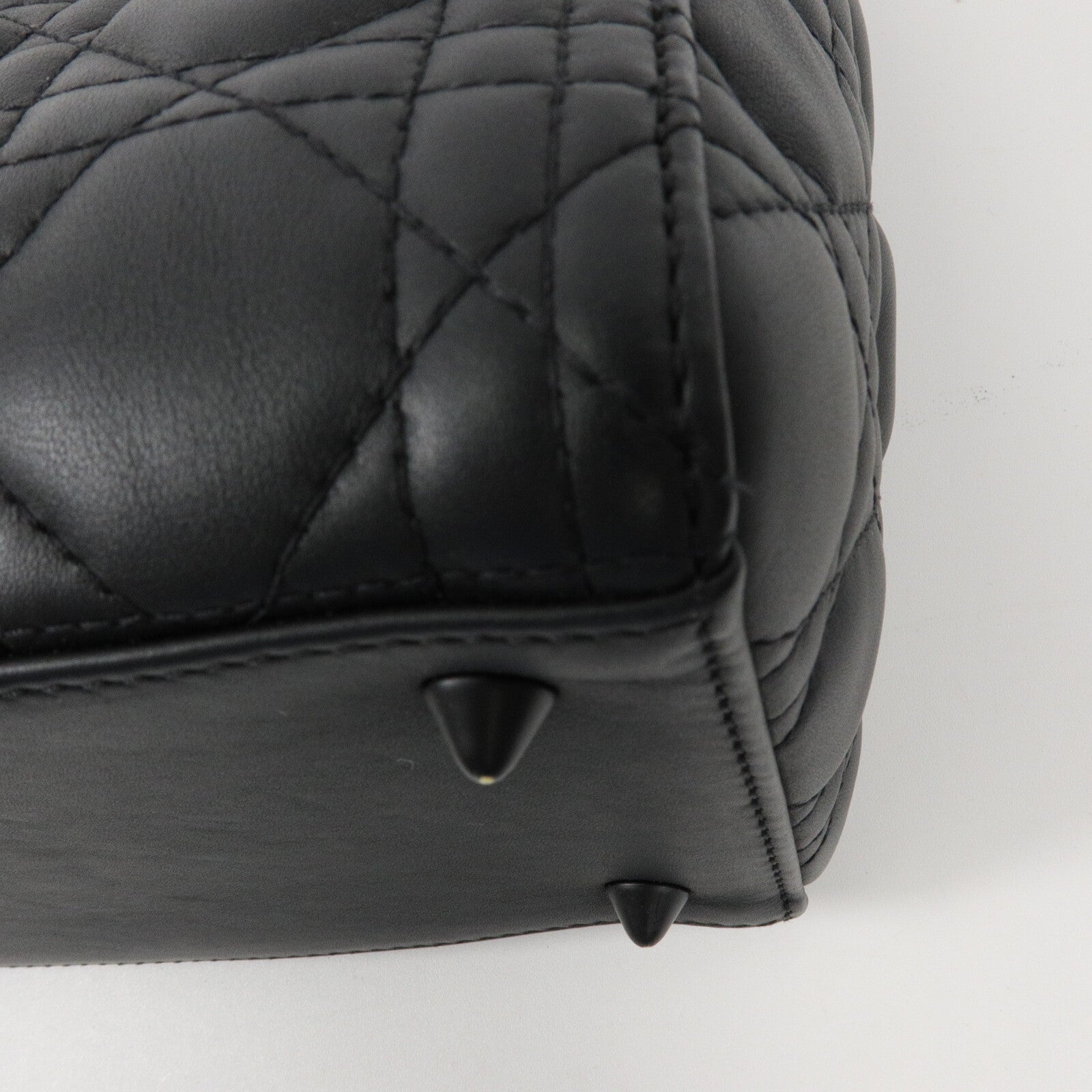 Dior 牛皮皮革Lady Dior Medium手挽肩背兩用袋