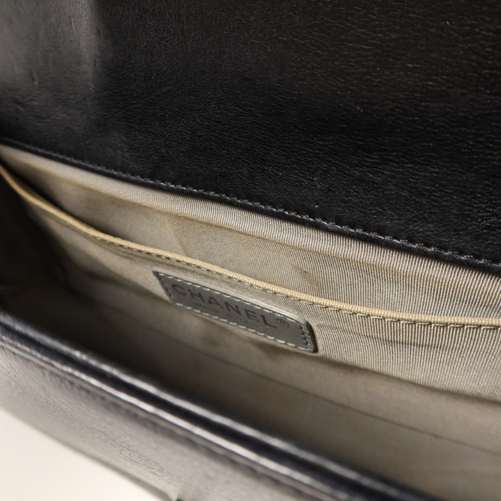 CHANEL 牛皮皮革Boy 25鏈帶肩背袋