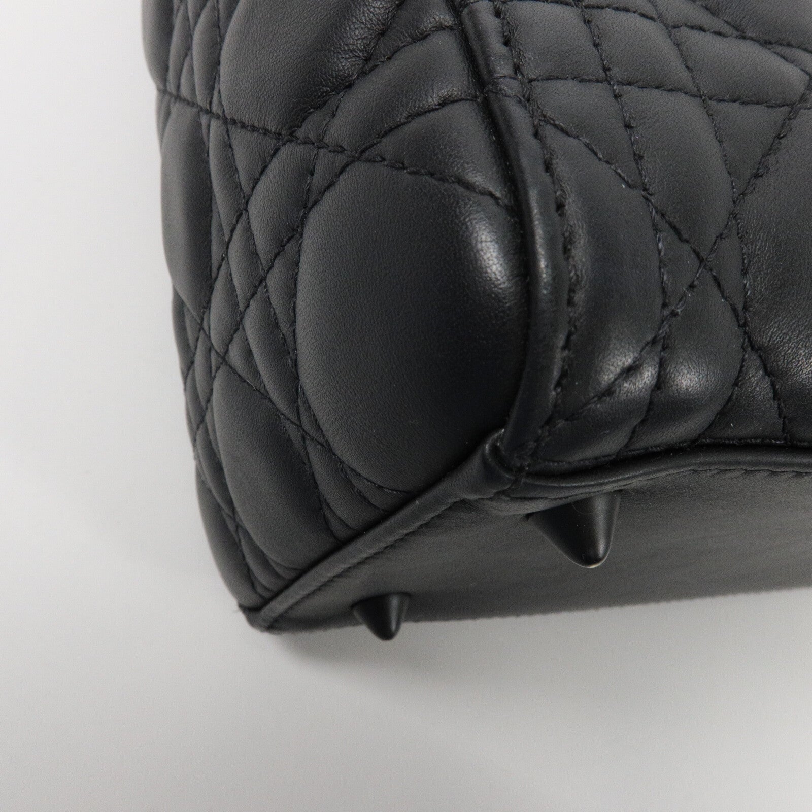 Dior 牛皮皮革Lady Dior Medium手挽肩背兩用袋