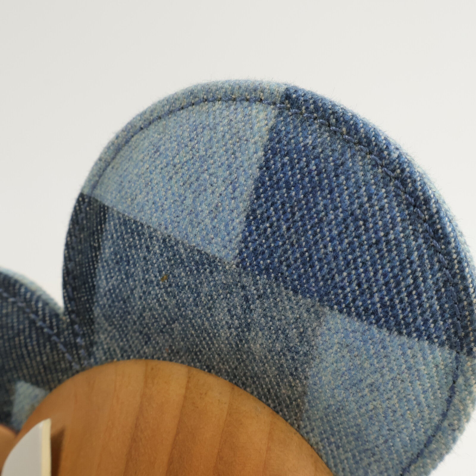 LOUIS VUITTON 牛仔布Vivienne Patchwork Doll公仔
