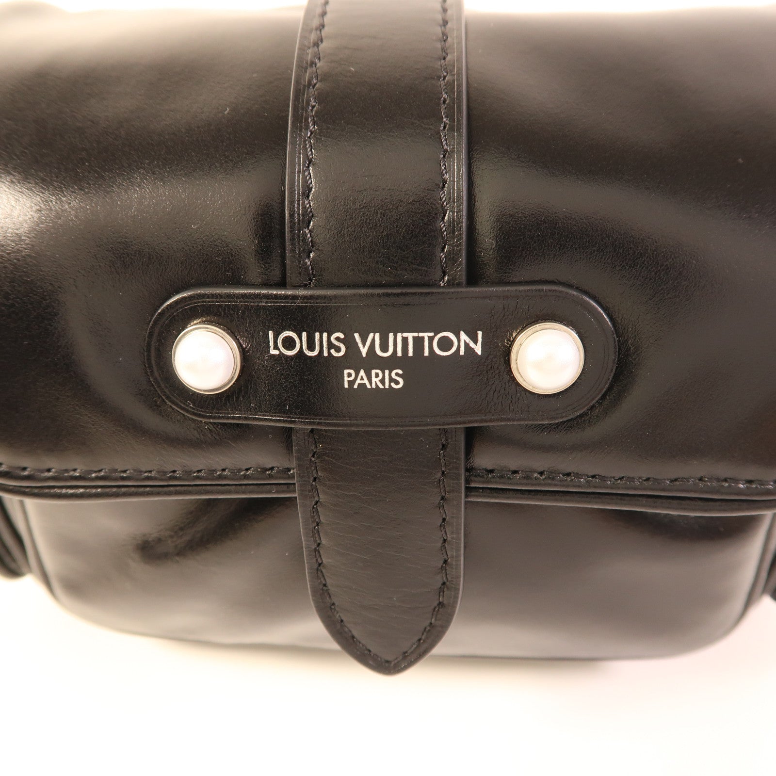 LOUIS VUITTON 牛皮皮革Cargo Wearable Wallet銀扣肩背袋