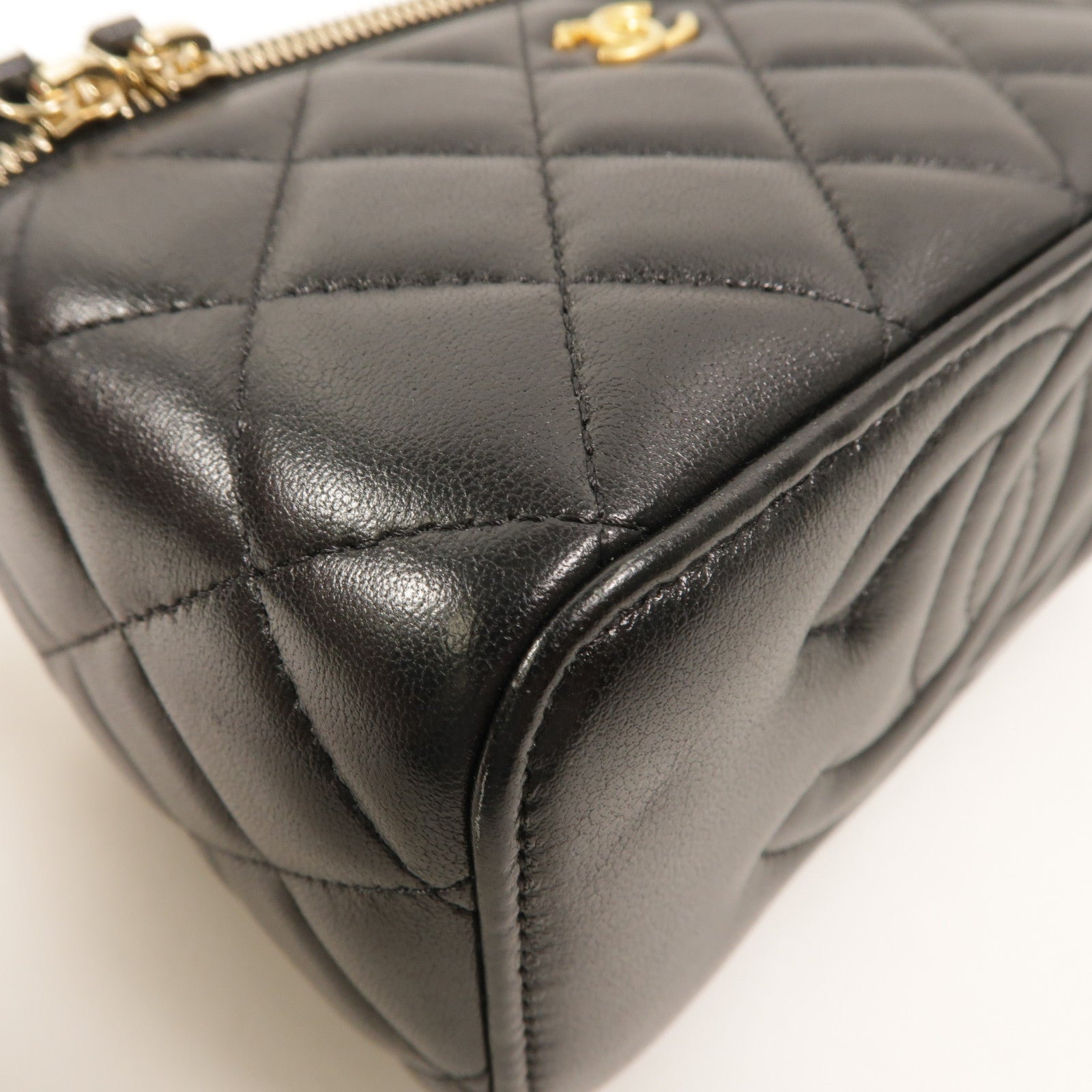 CHANEL 羊皮皮革Vanity Case鏈帶肩背袋