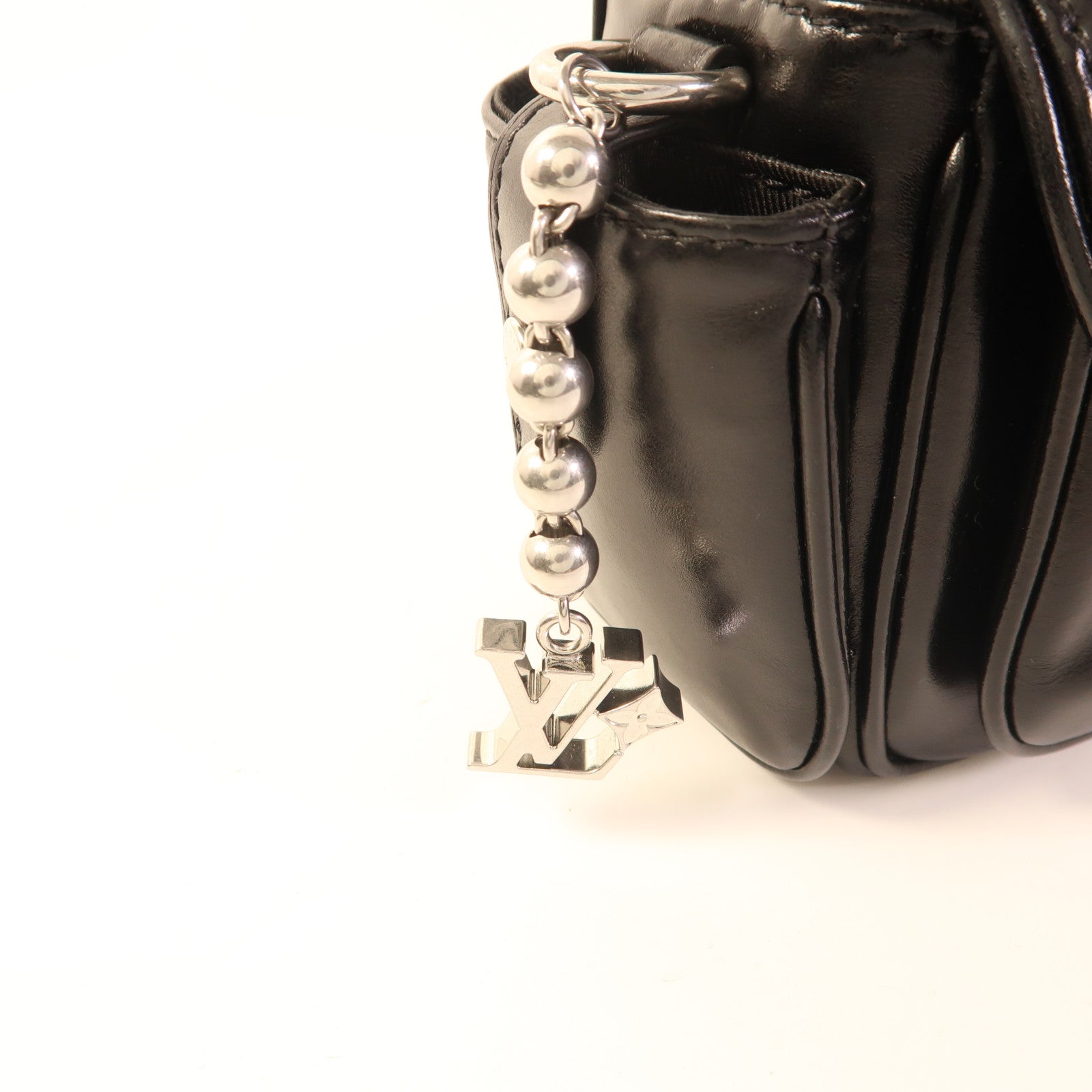 LOUIS VUITTON 牛皮皮革Cargo Wearable Wallet銀扣肩背袋