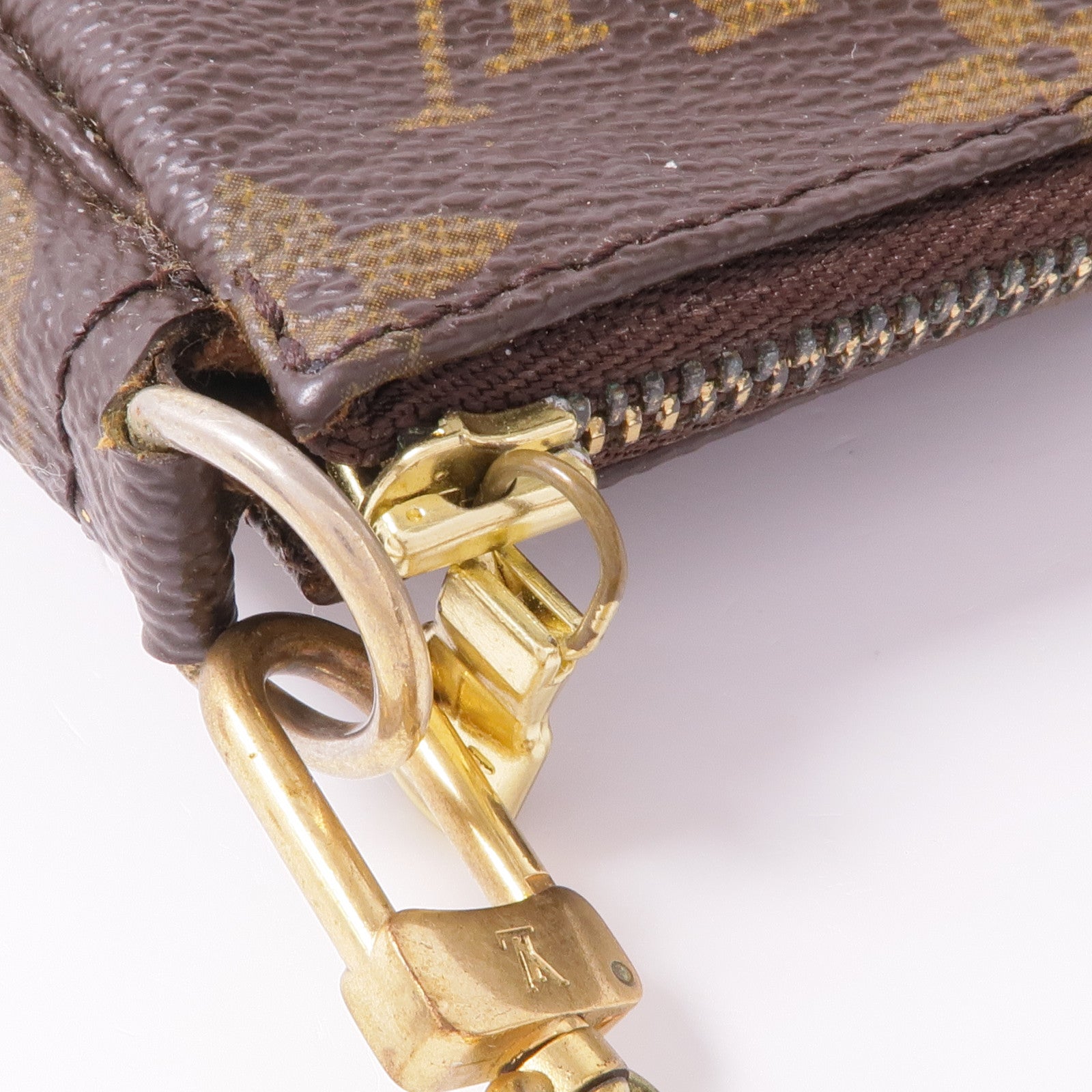 LOUIS VUITTON Monogram Pochette Accessoires金扣手挽袋棕色