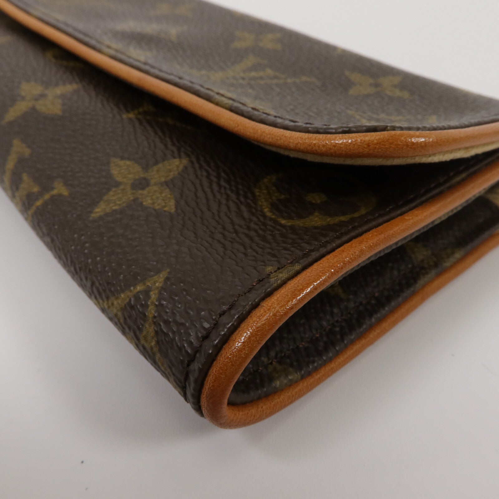 LOUIS VUITTON Monogram Pochette Twin PM金扣肩背袋