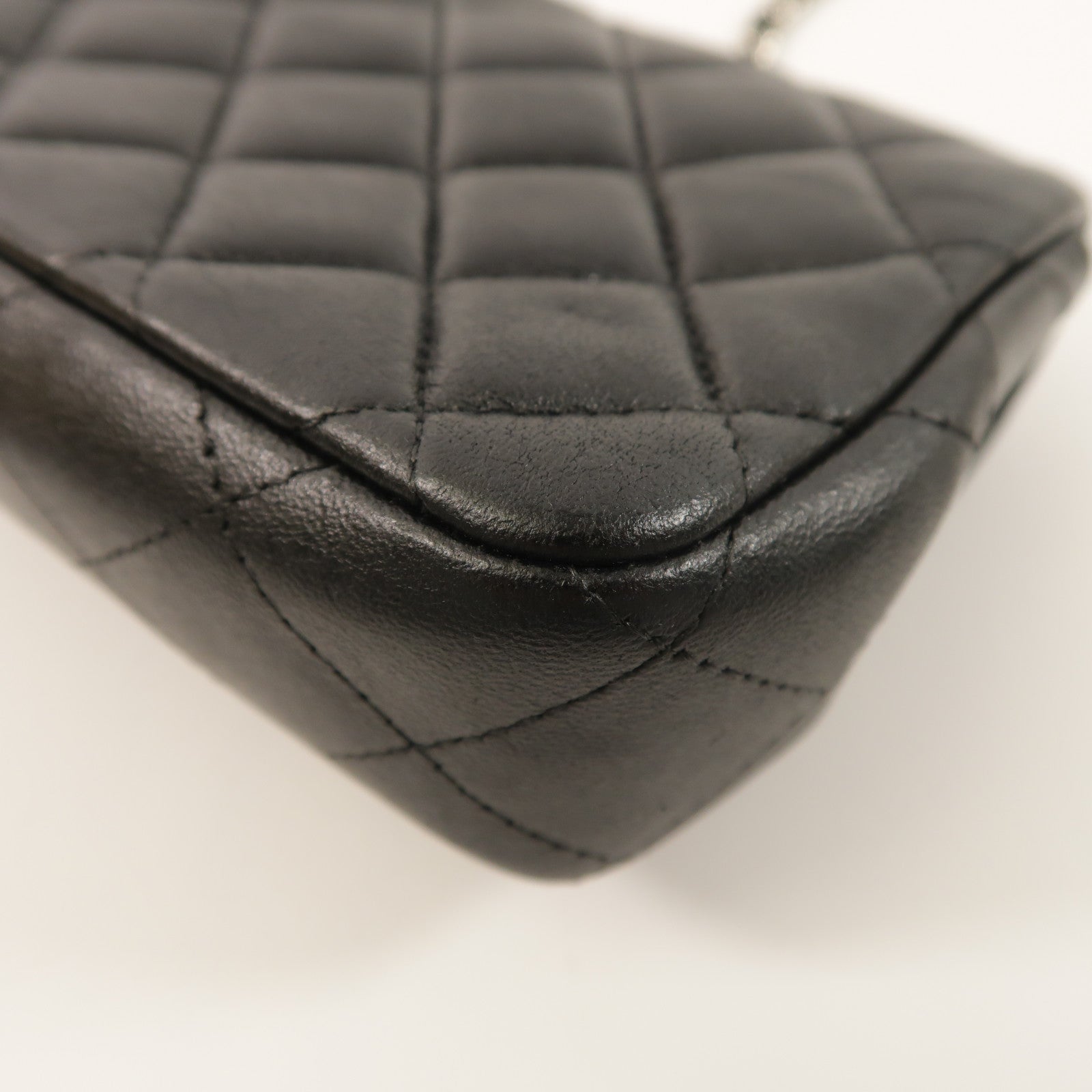CHANEL 羊皮皮革Mini Flap Bag銀扣鏈帶肩背袋