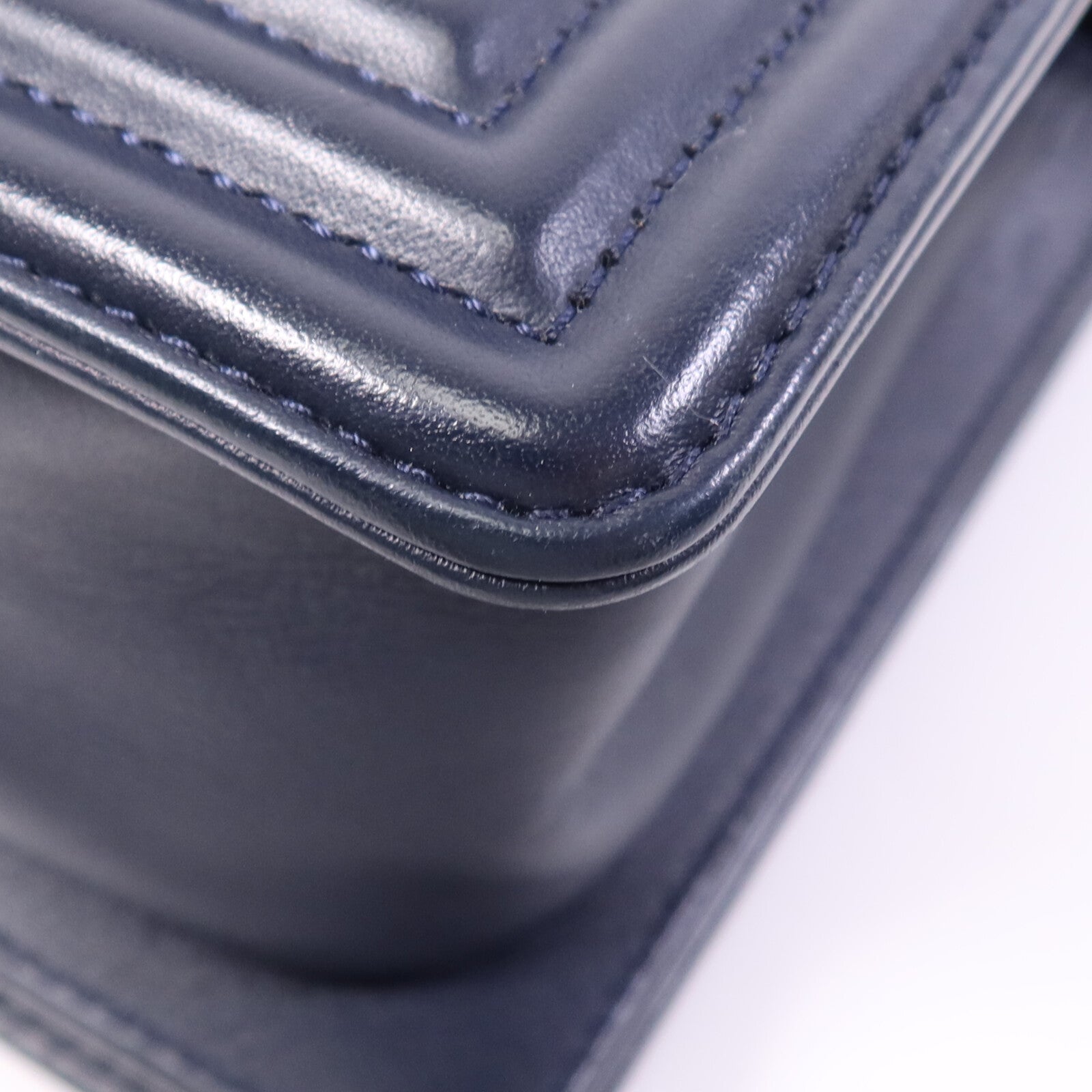 CHANEL 羊皮皮革Boy 25金扣鏈帶肩背袋