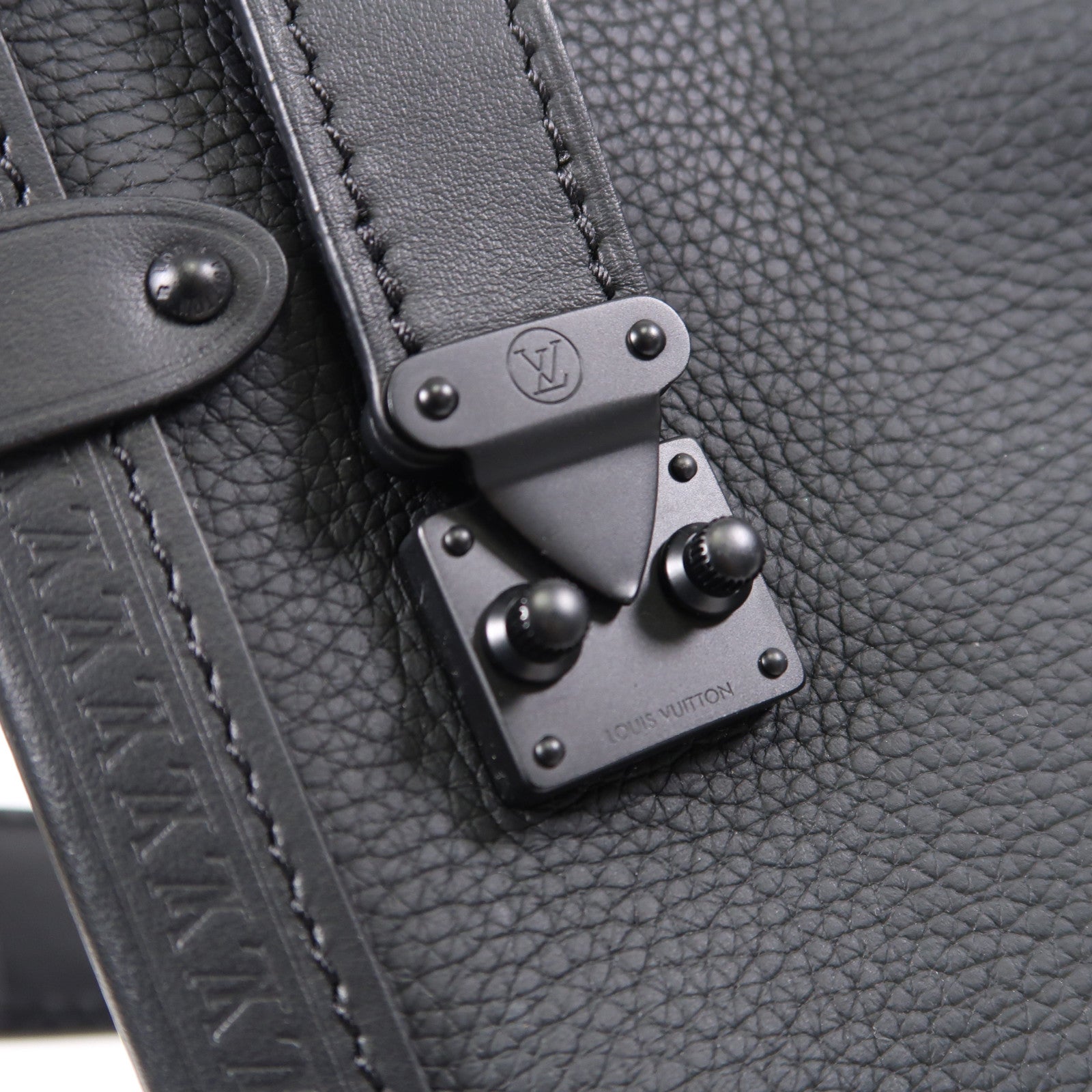 LOUIS VUITTON 牛皮皮革Side Trunk MM黑扣手挽肩背兩用袋