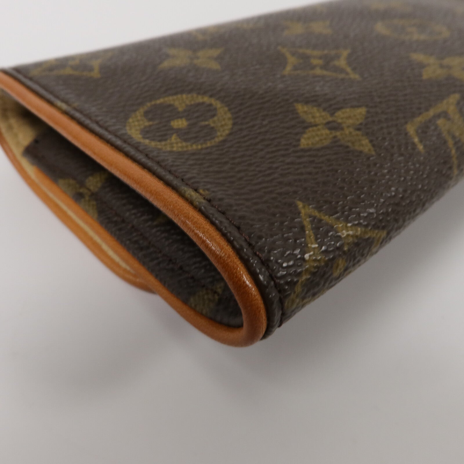 LOUIS VUITTON Monogram Pochette Twin PM金扣肩背袋