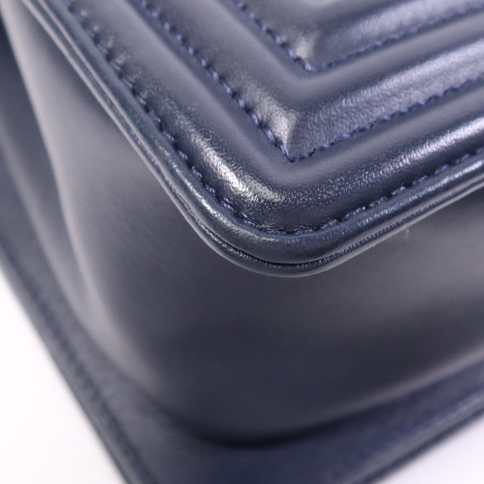 CHANEL 羊皮皮革Boy 25金扣鏈帶肩背袋