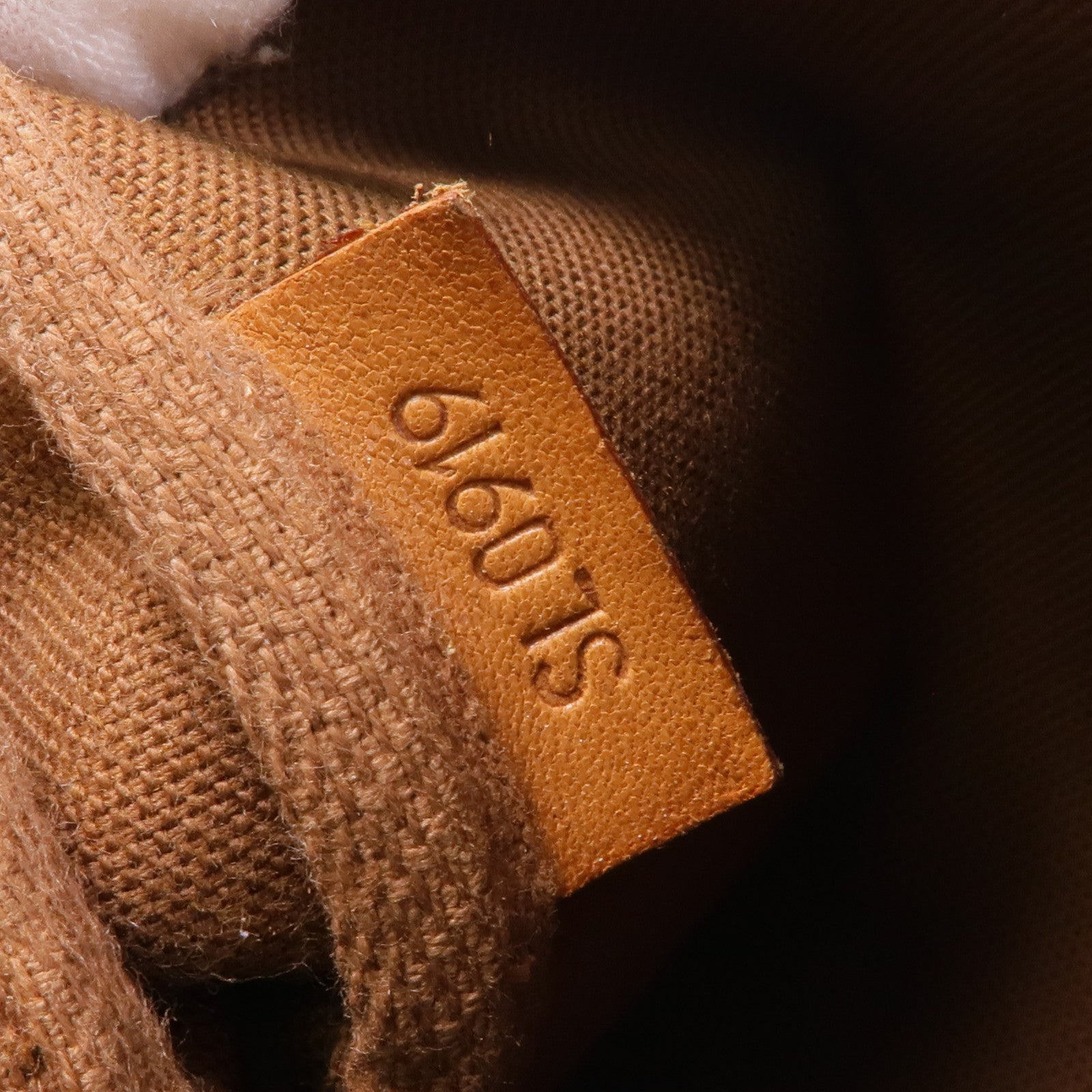 LOUIS VUITTON Monogram Pochette Accessoires金扣手挽袋棕色