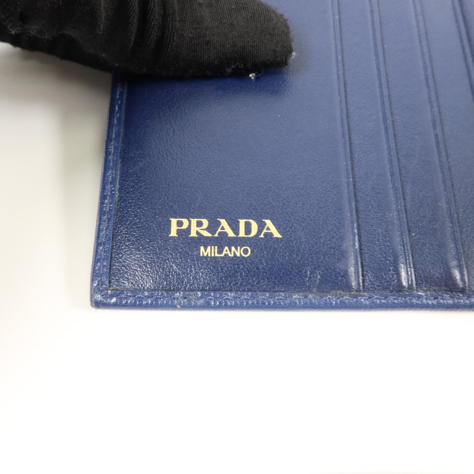 PRADA 牛皮皮革Bifold Wallet金扣錢包