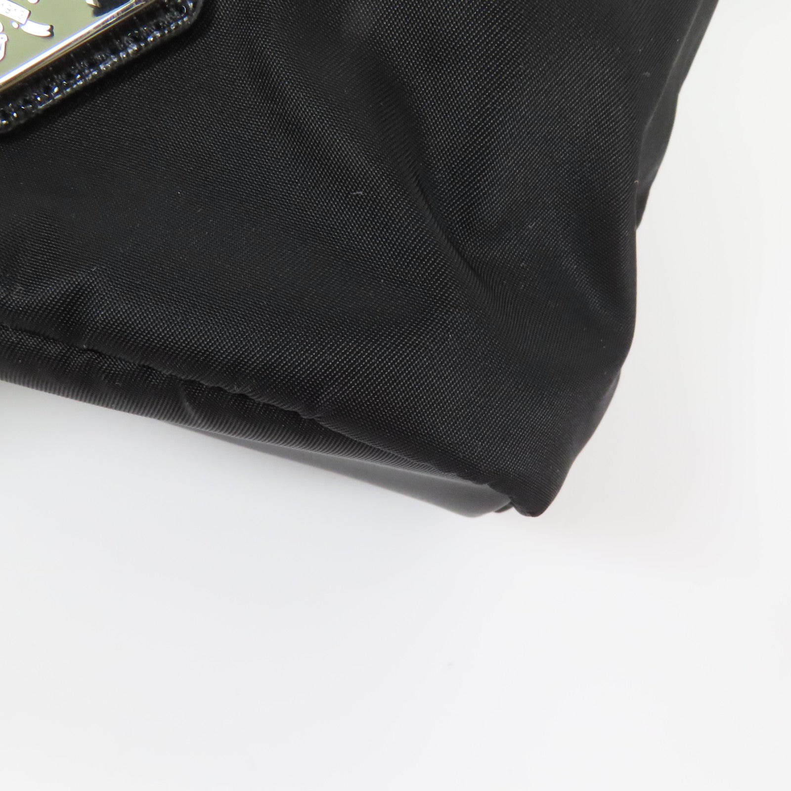 PRADA 尼龍Re-Nylon pouch銀扣手拿包