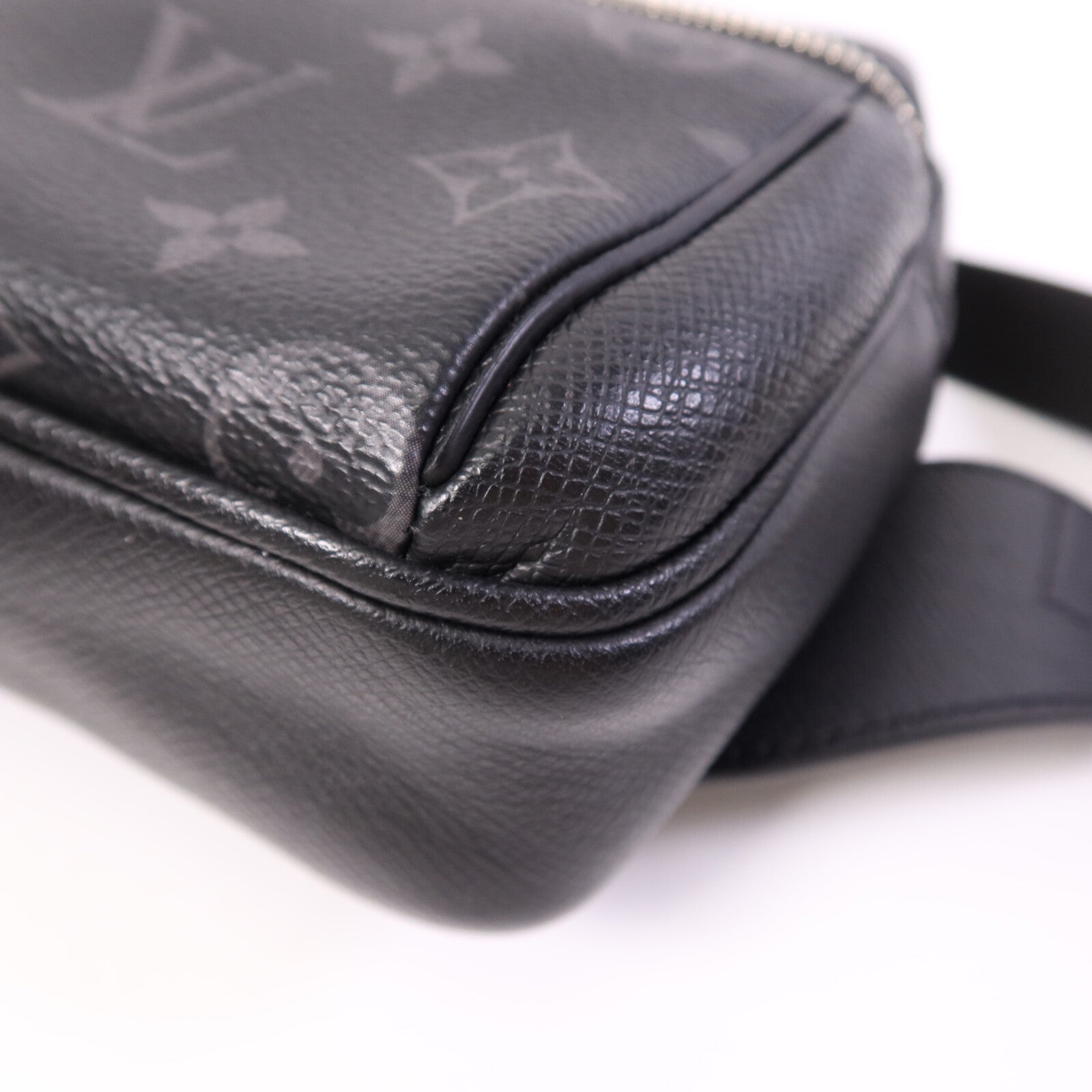 LOUIS VUITTON Monogram Eclipse Outdoor PM銀扣肩背袋