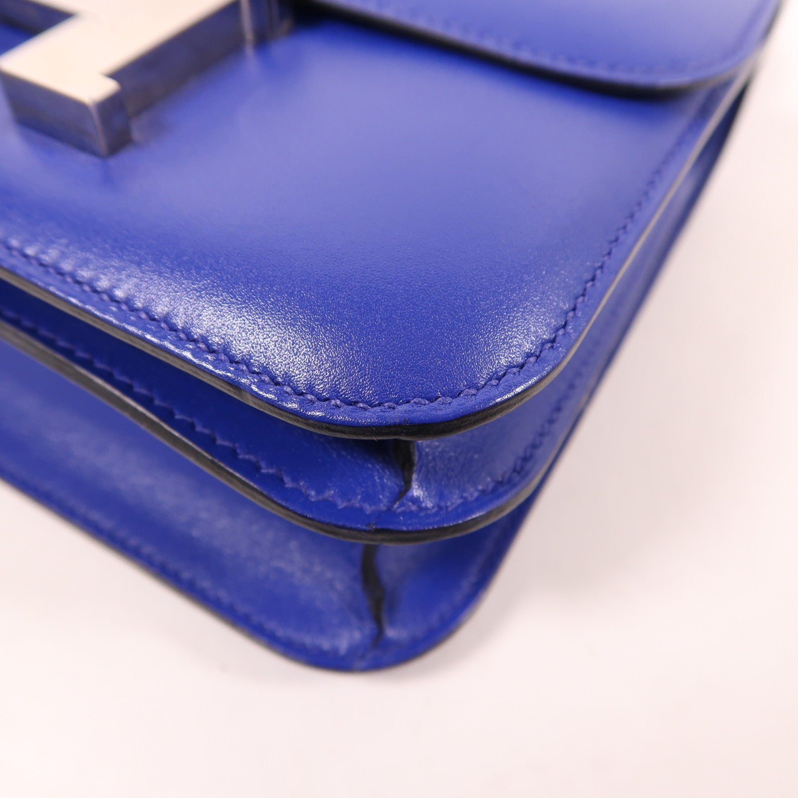 HERMES Swift皮革Constance Mini銀扣肩背袋Blue