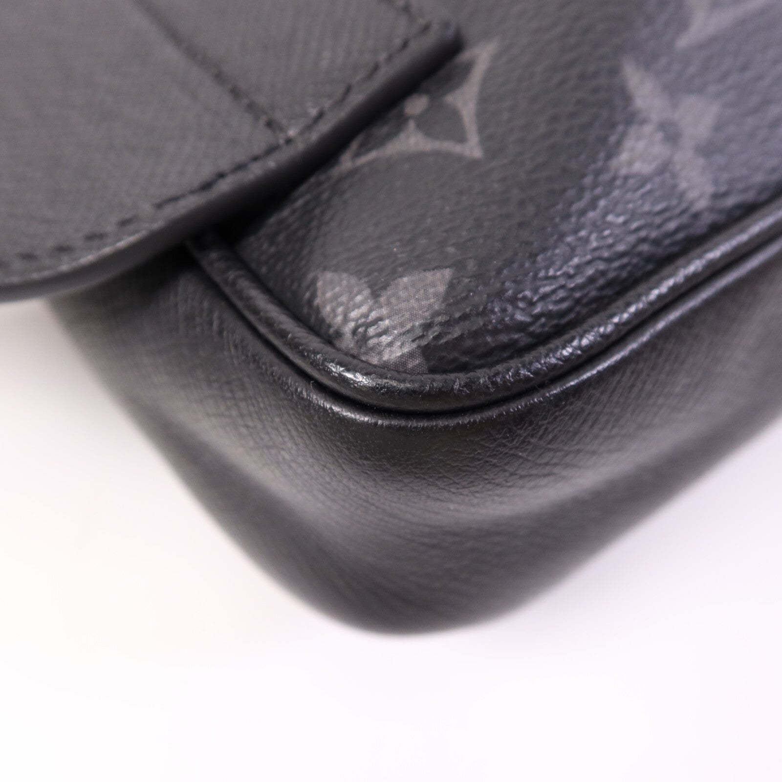 LOUIS VUITTON Monogram Eclipse Outdoor PM銀扣肩背袋