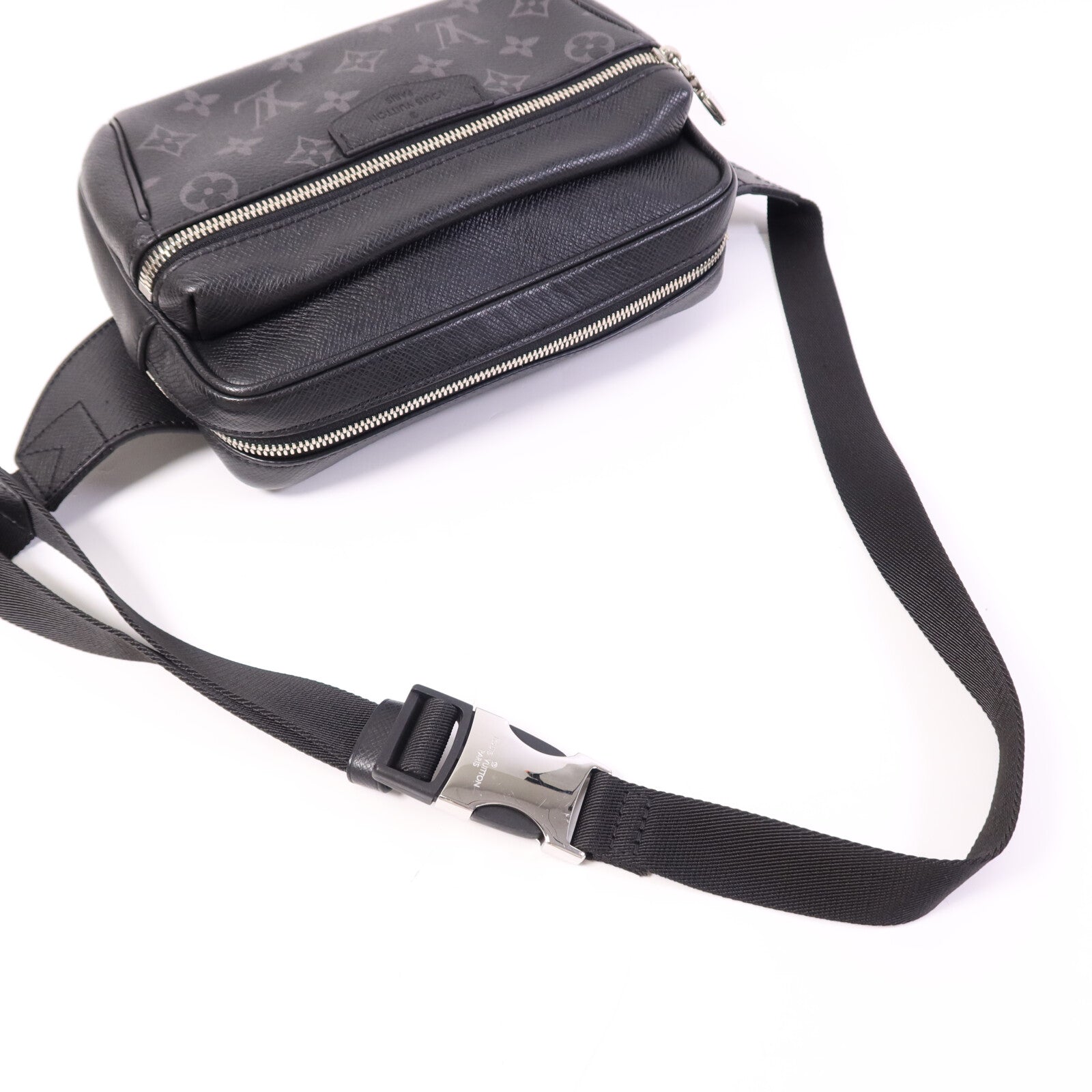 LOUIS VUITTON Monogram Eclipse Outdoor PM銀扣肩背袋