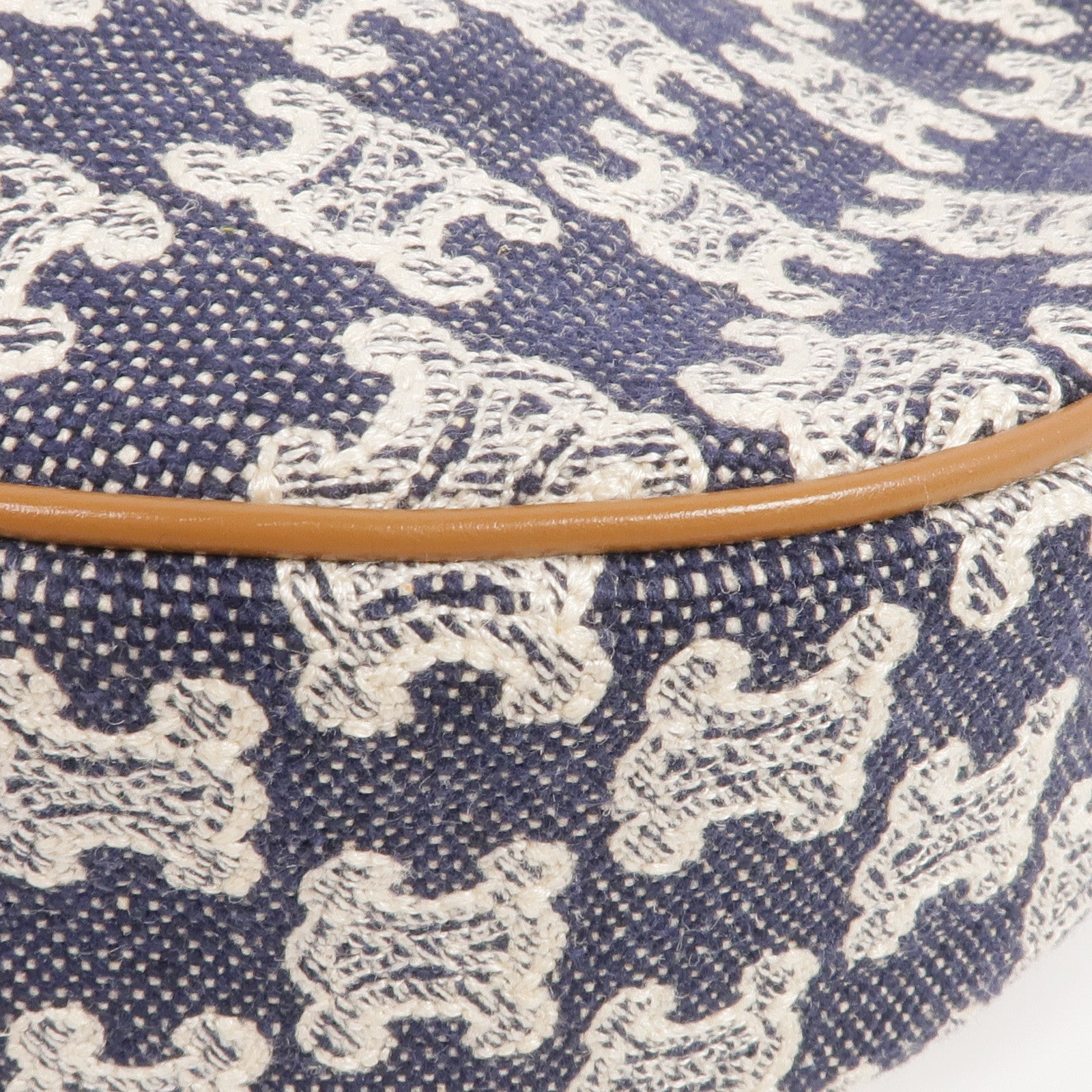 CELINE 牛仔布AVA金扣肩背袋