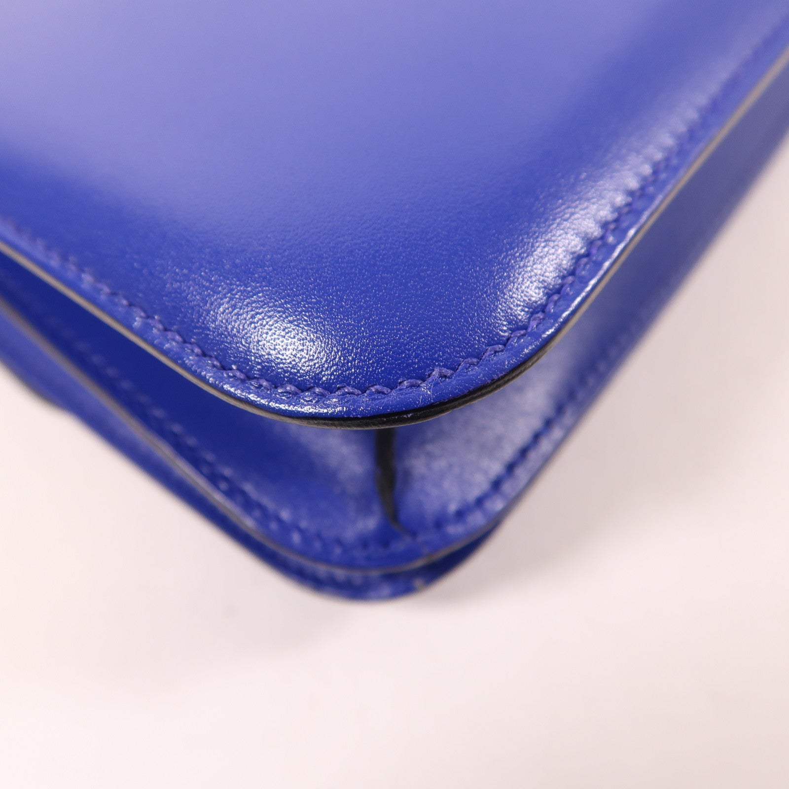 HERMES Swift皮革Constance Mini銀扣肩背袋Blue