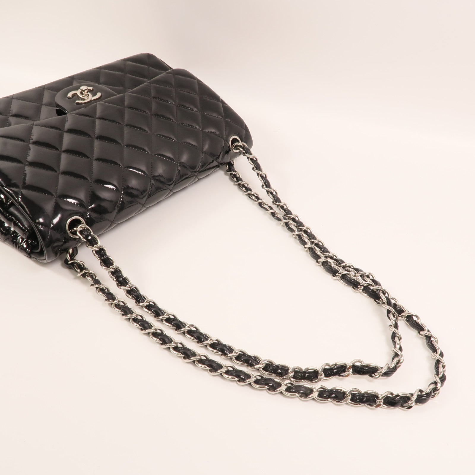 CHANEL 漆皮皮革Large Classic銀扣鏈帶肩背袋