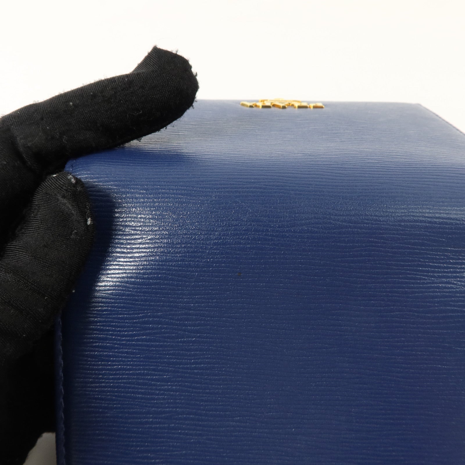 PRADA 牛皮皮革Bifold Wallet金扣錢包